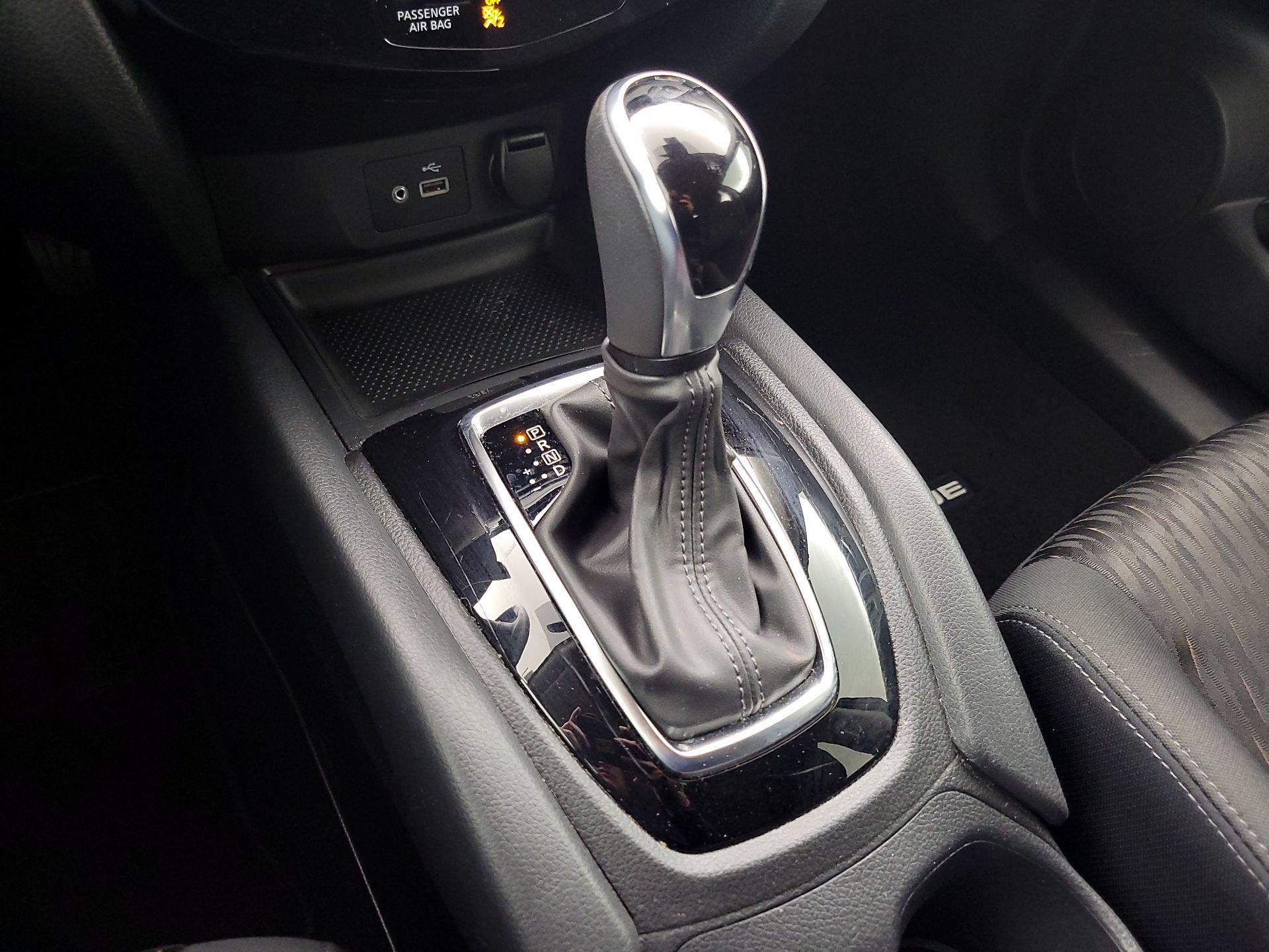 Thumbnail: 2020 Nissan Rogue - 17