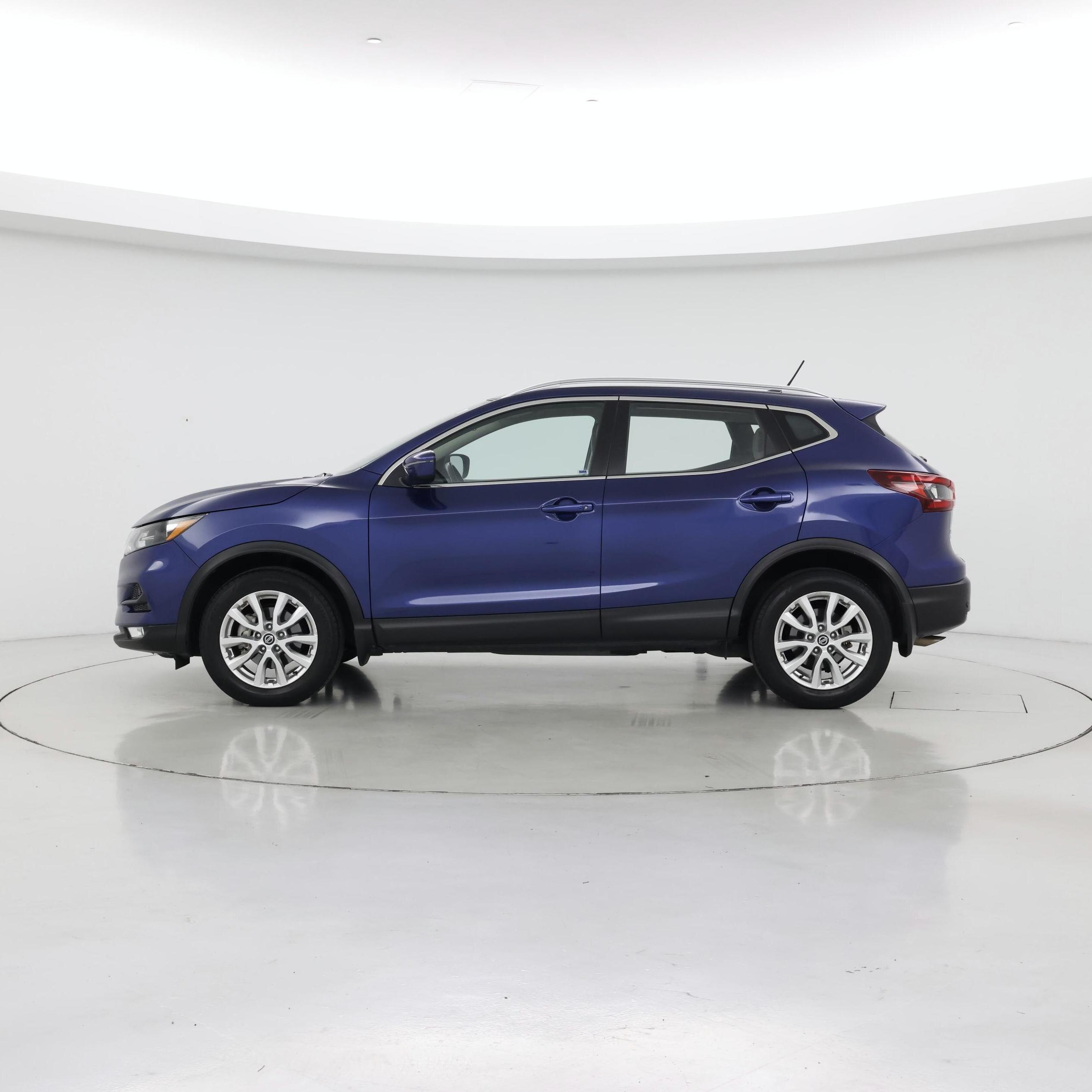 Thumbnail: 2021 Nissan Rogue Sport - 3