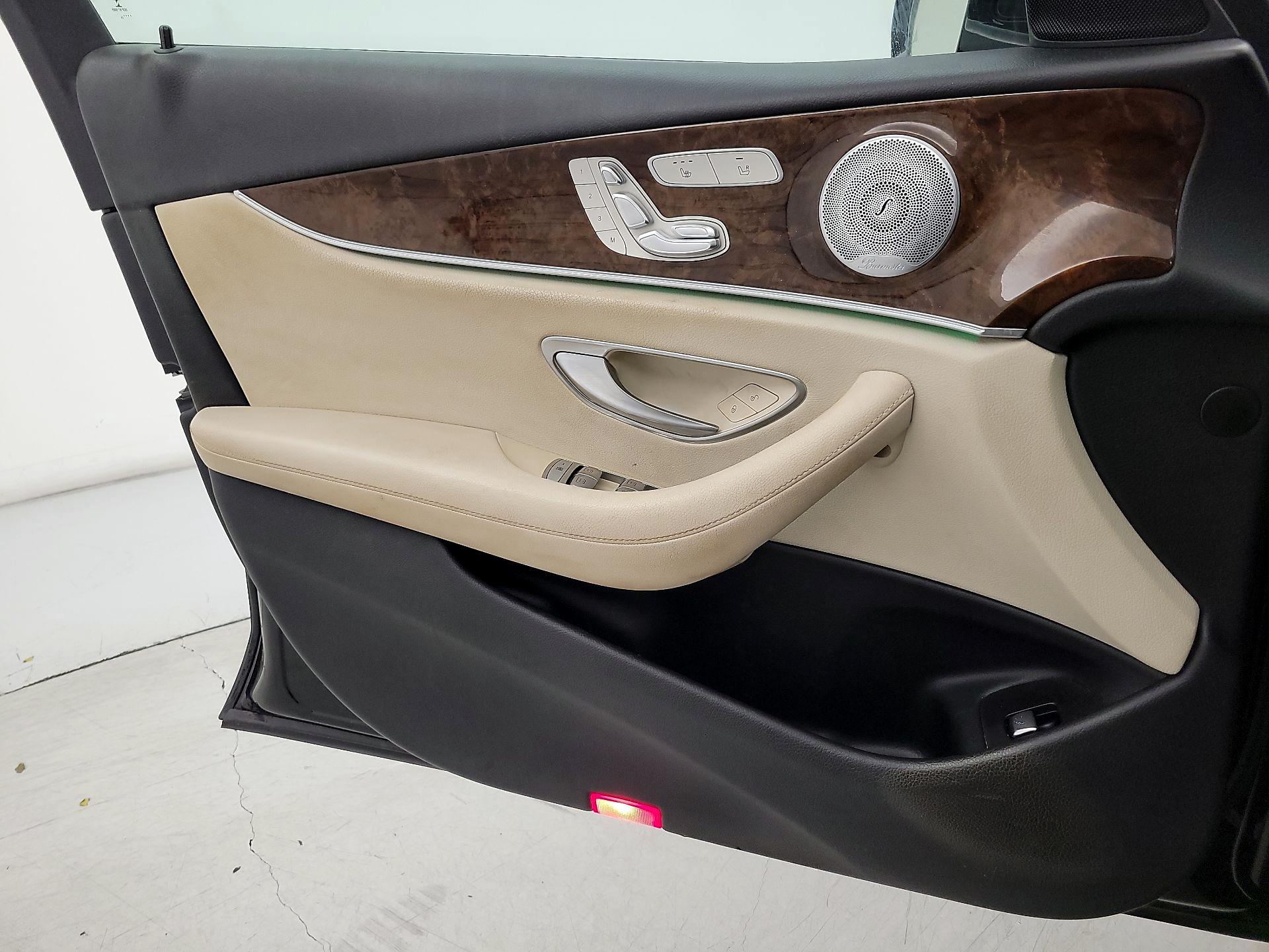 Thumbnail: 2017 Mercedes-Benz E-Class - 12