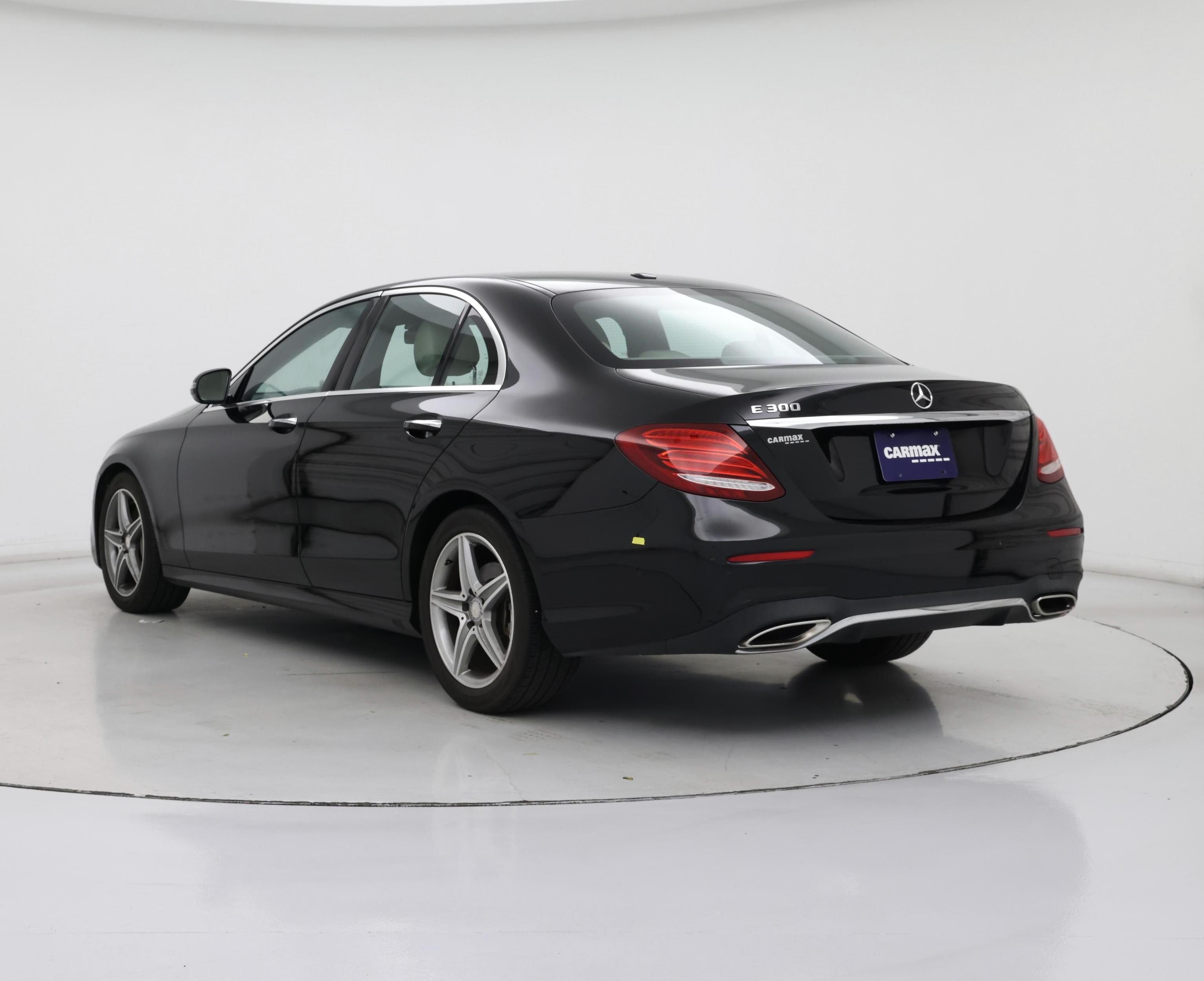 Thumbnail: 2017 Mercedes-Benz E-Class - 2
