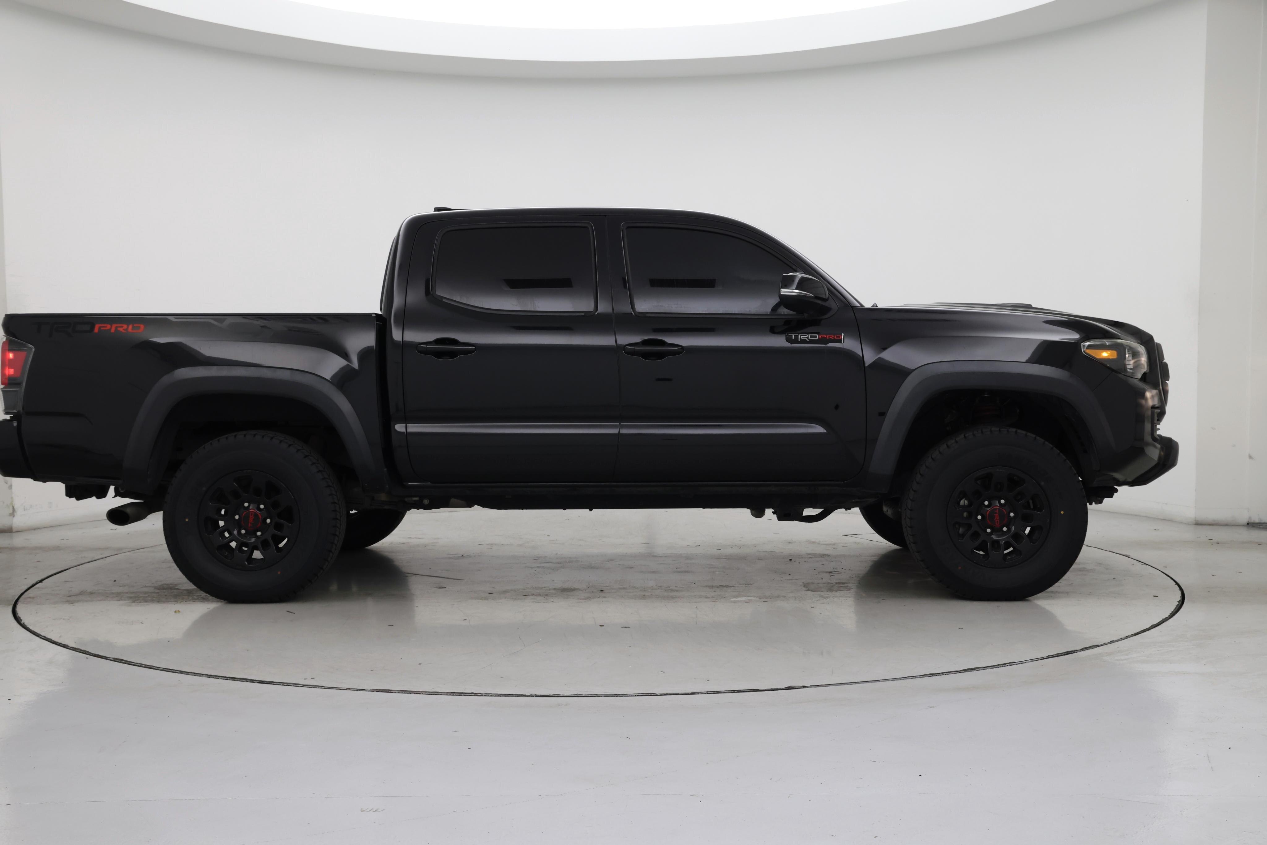 Thumbnail: 2019 Toyota Tacoma - 7