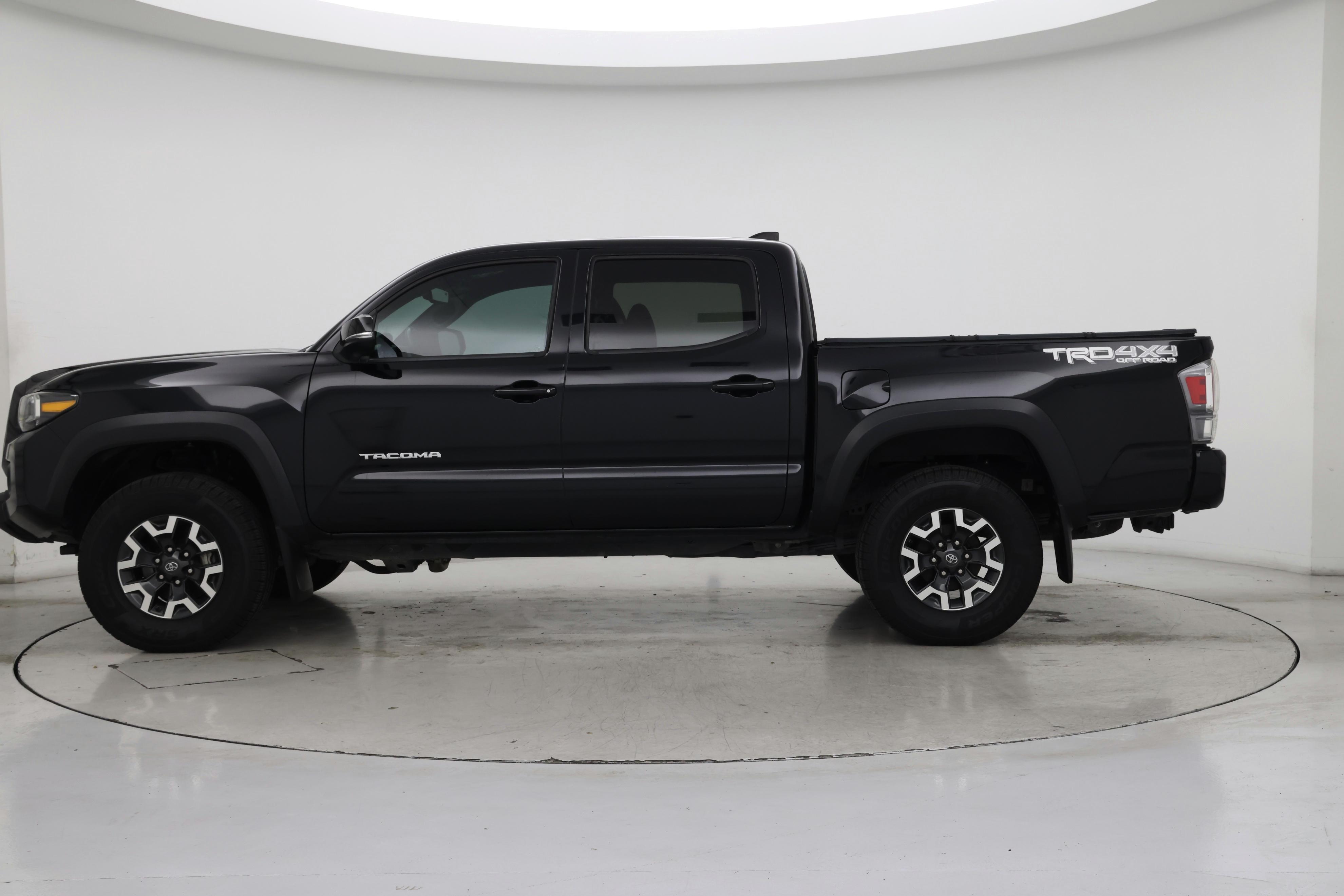 Thumbnail: 2020 Toyota Tacoma - 3