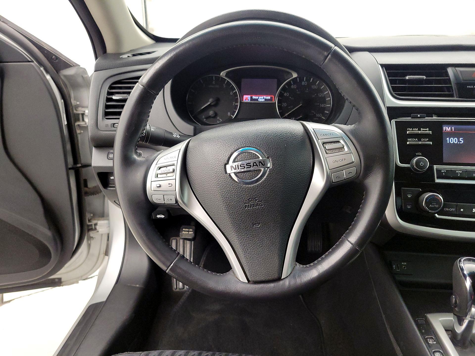 Thumbnail: 2018 Nissan Altima - 10