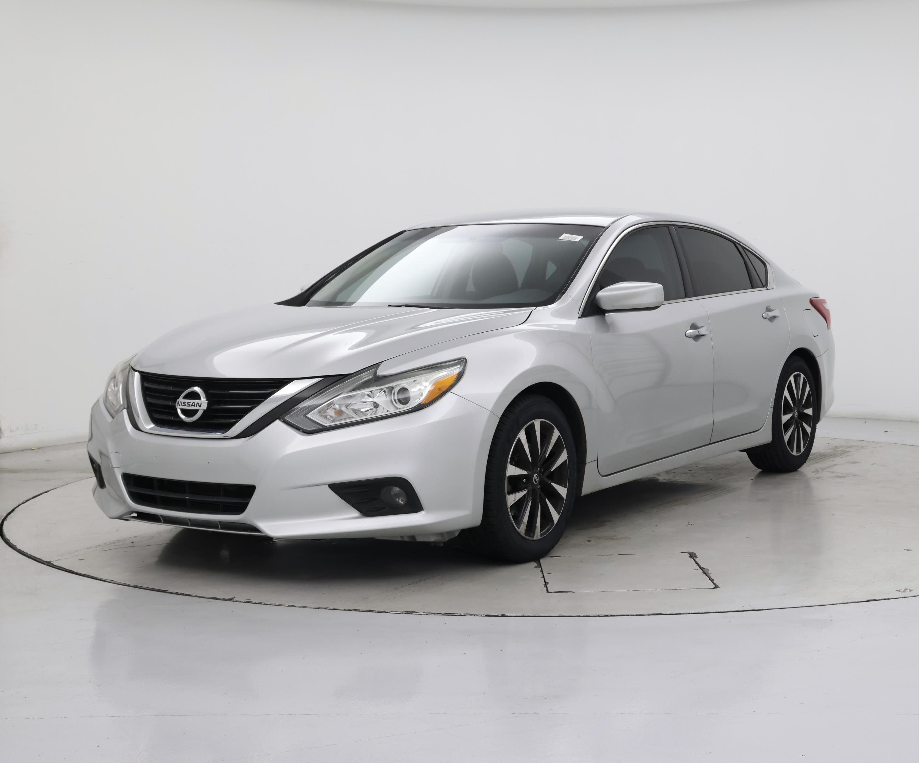 Thumbnail: 2018 Nissan Altima - 4