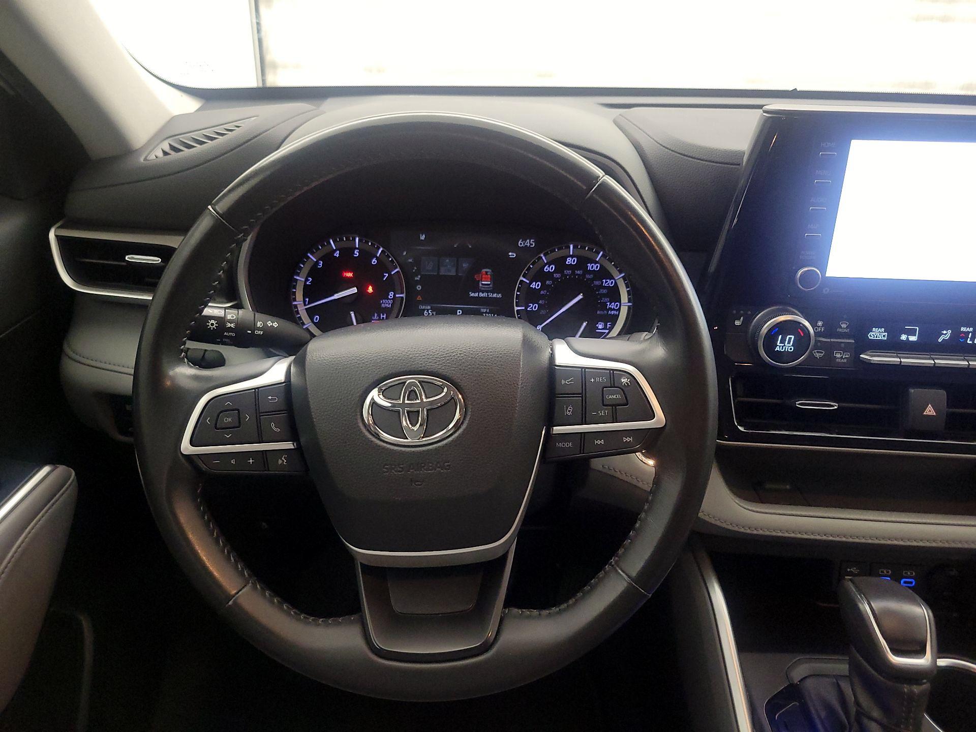 Thumbnail: 2022 Toyota Highlander - 10
