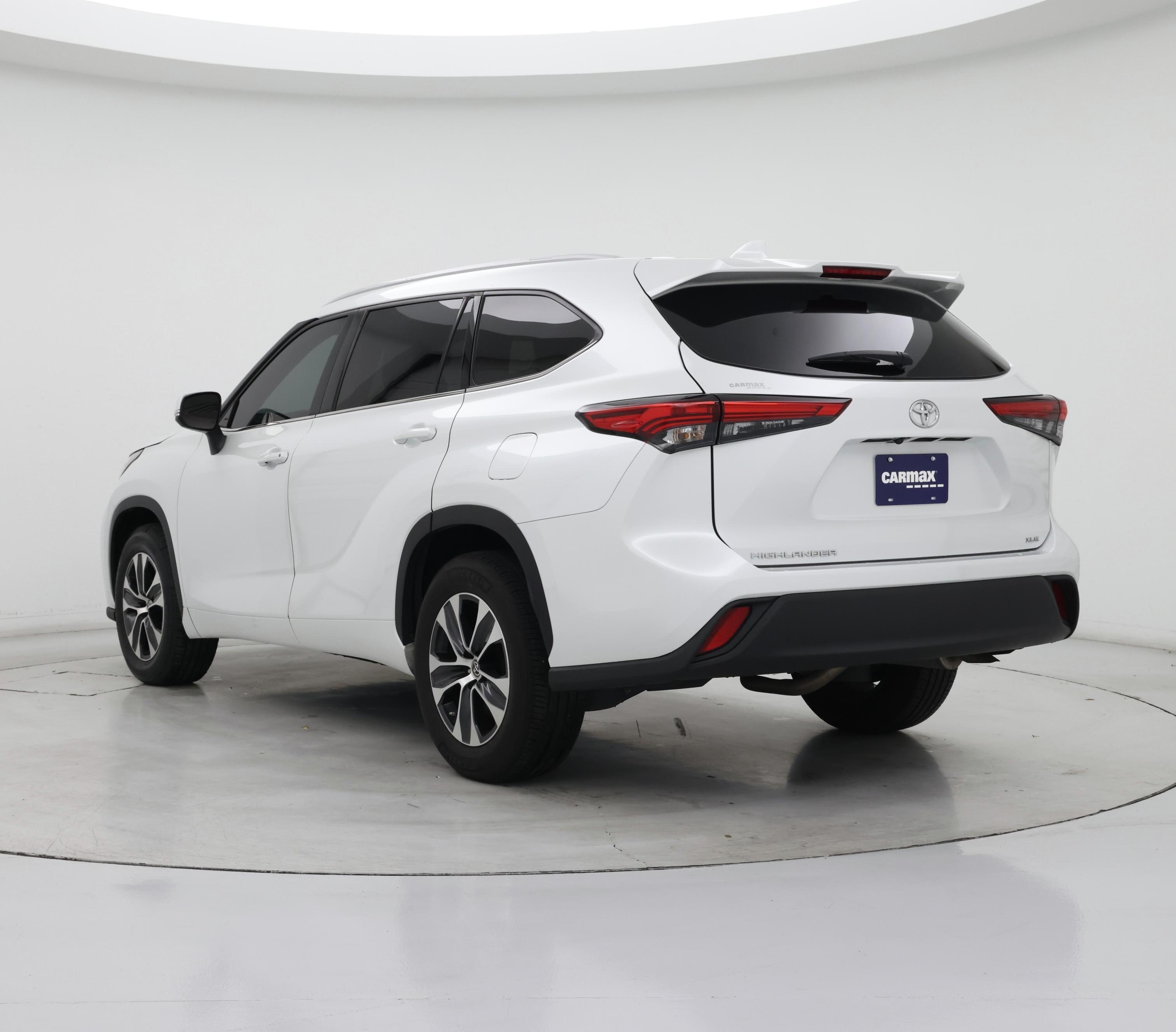 Thumbnail: 2022 Toyota Highlander - 2
