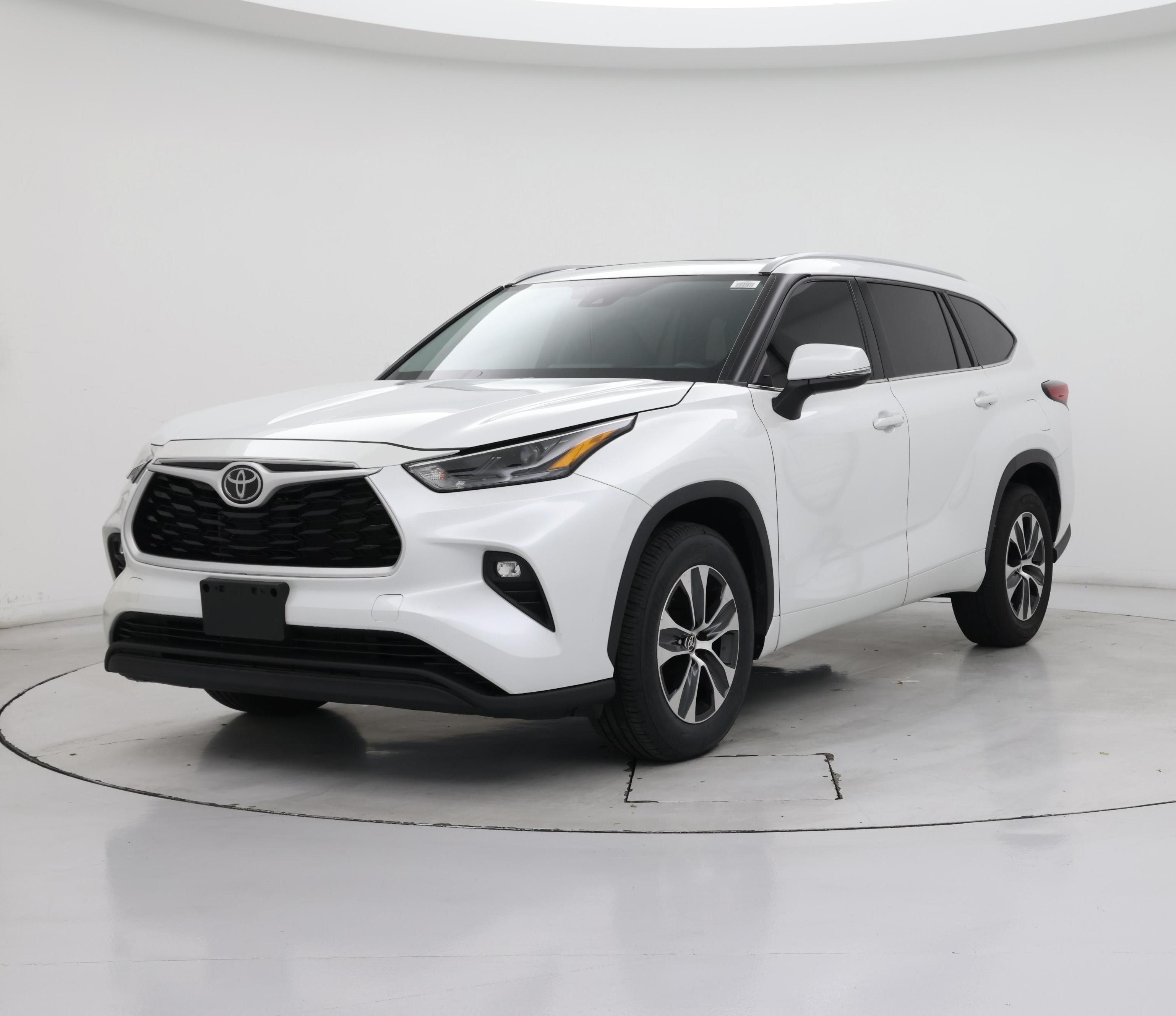 Thumbnail: 2022 Toyota Highlander - 4