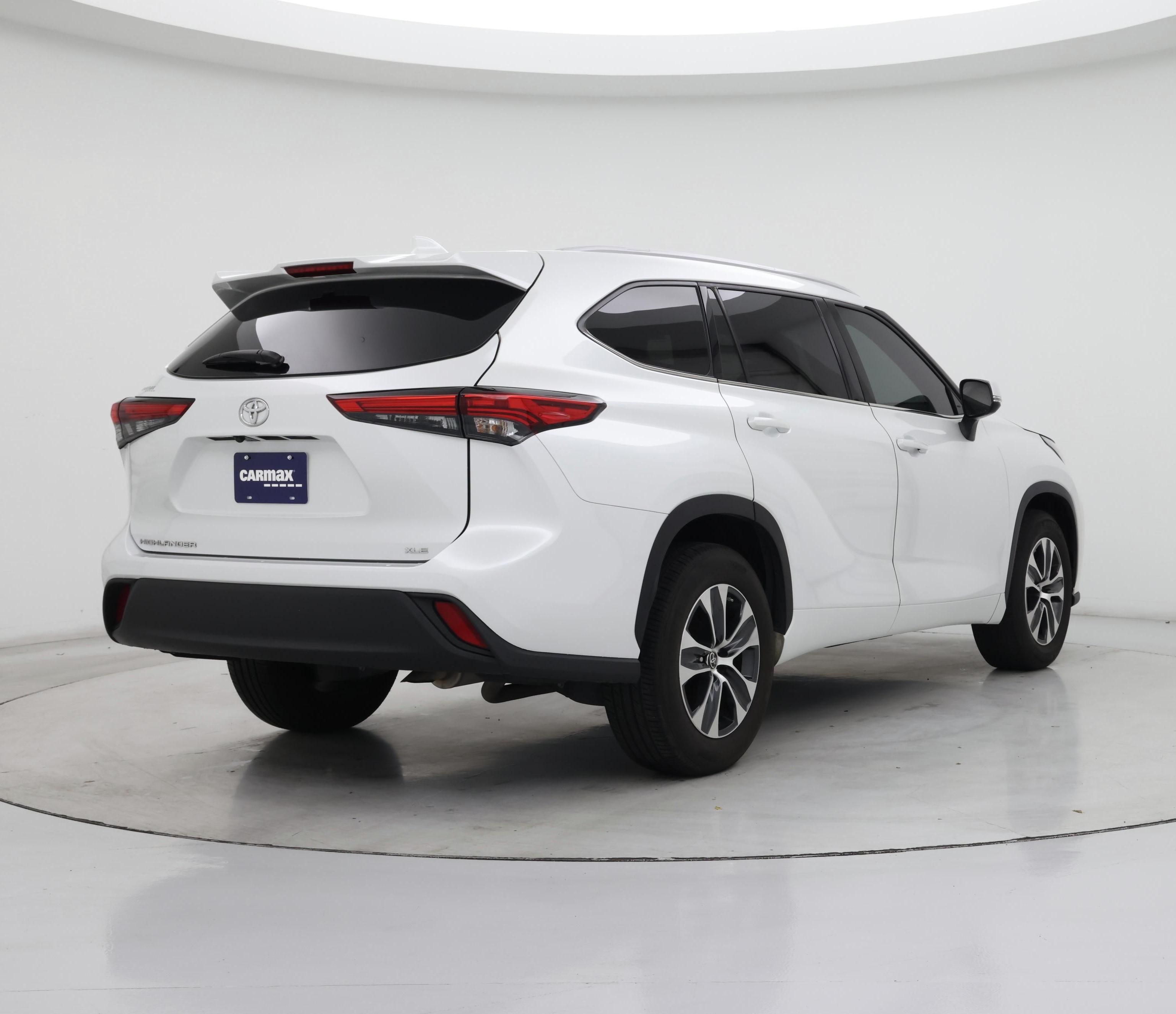 Thumbnail: 2022 Toyota Highlander - 8