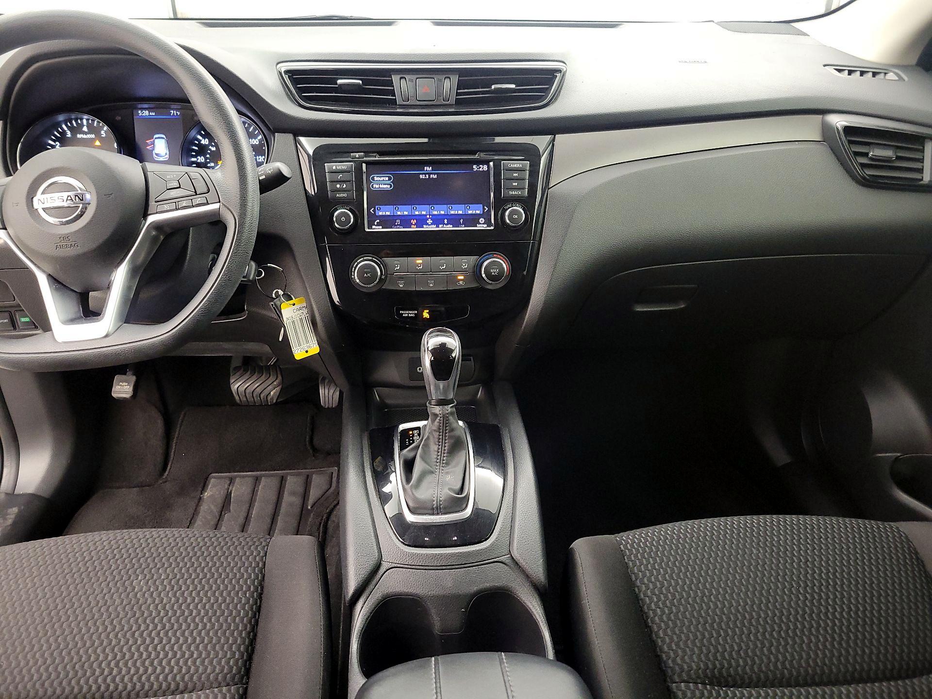 Thumbnail: 2020 Nissan Rogue Sport - 9