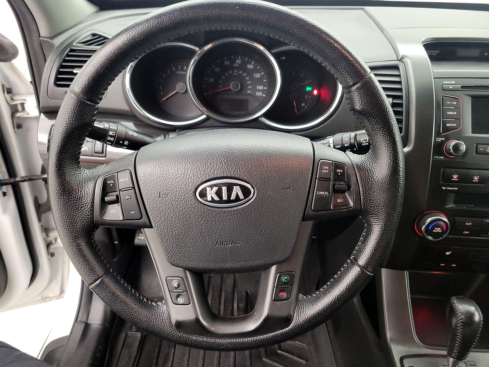Thumbnail: 2013 Kia Sorento - 10