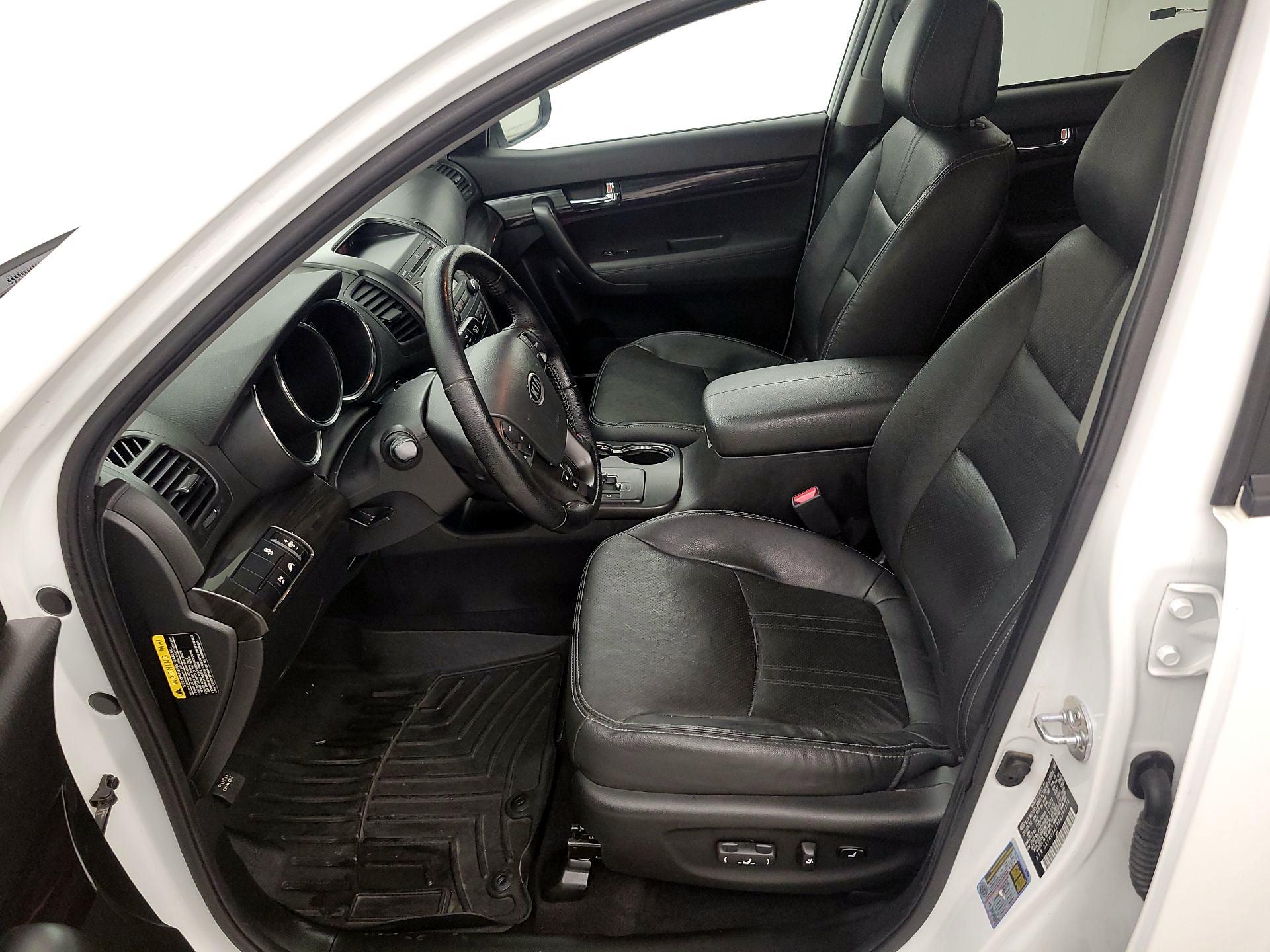 Thumbnail: 2013 Kia Sorento - 11