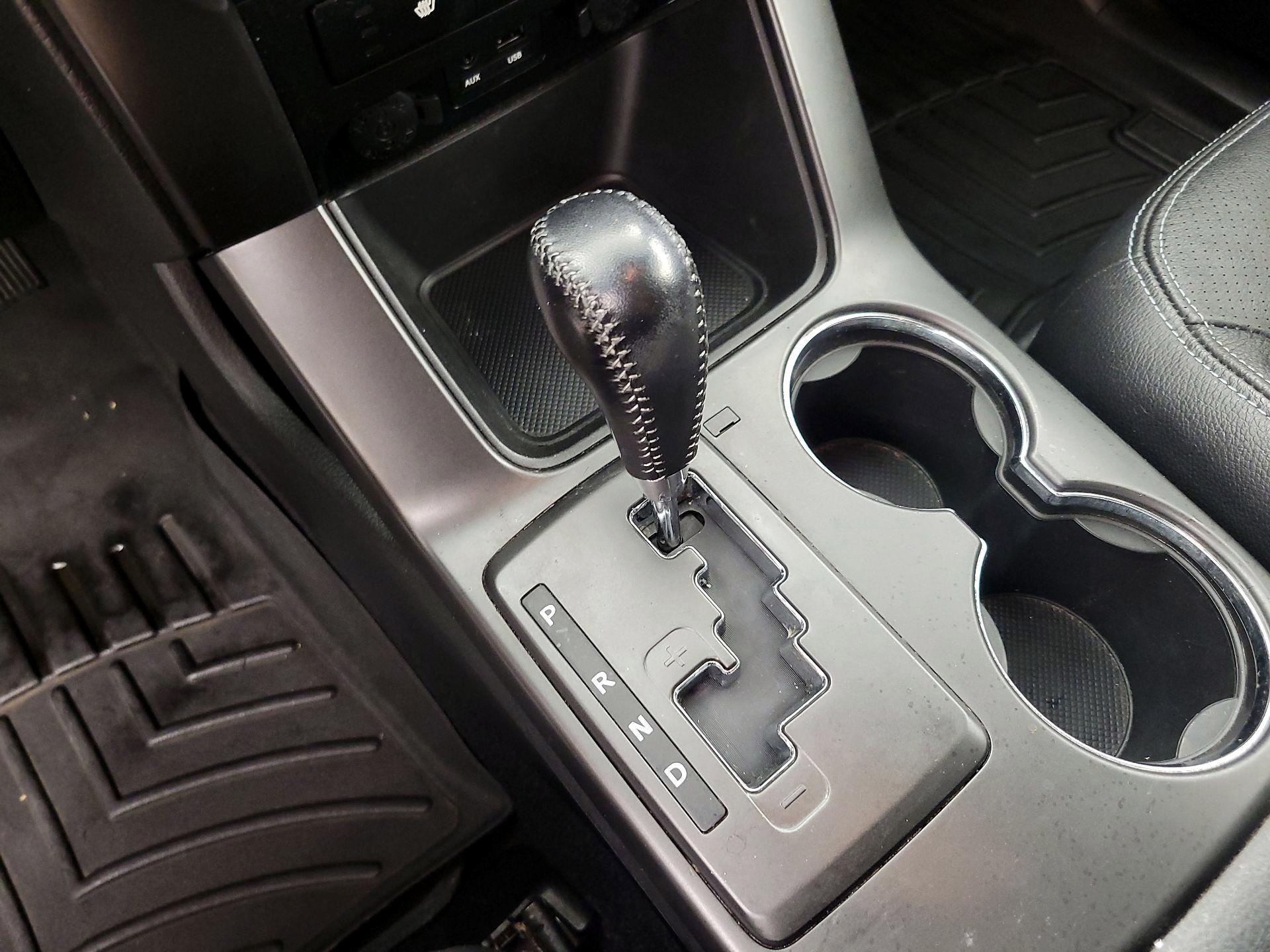 Thumbnail: 2013 Kia Sorento - 17
