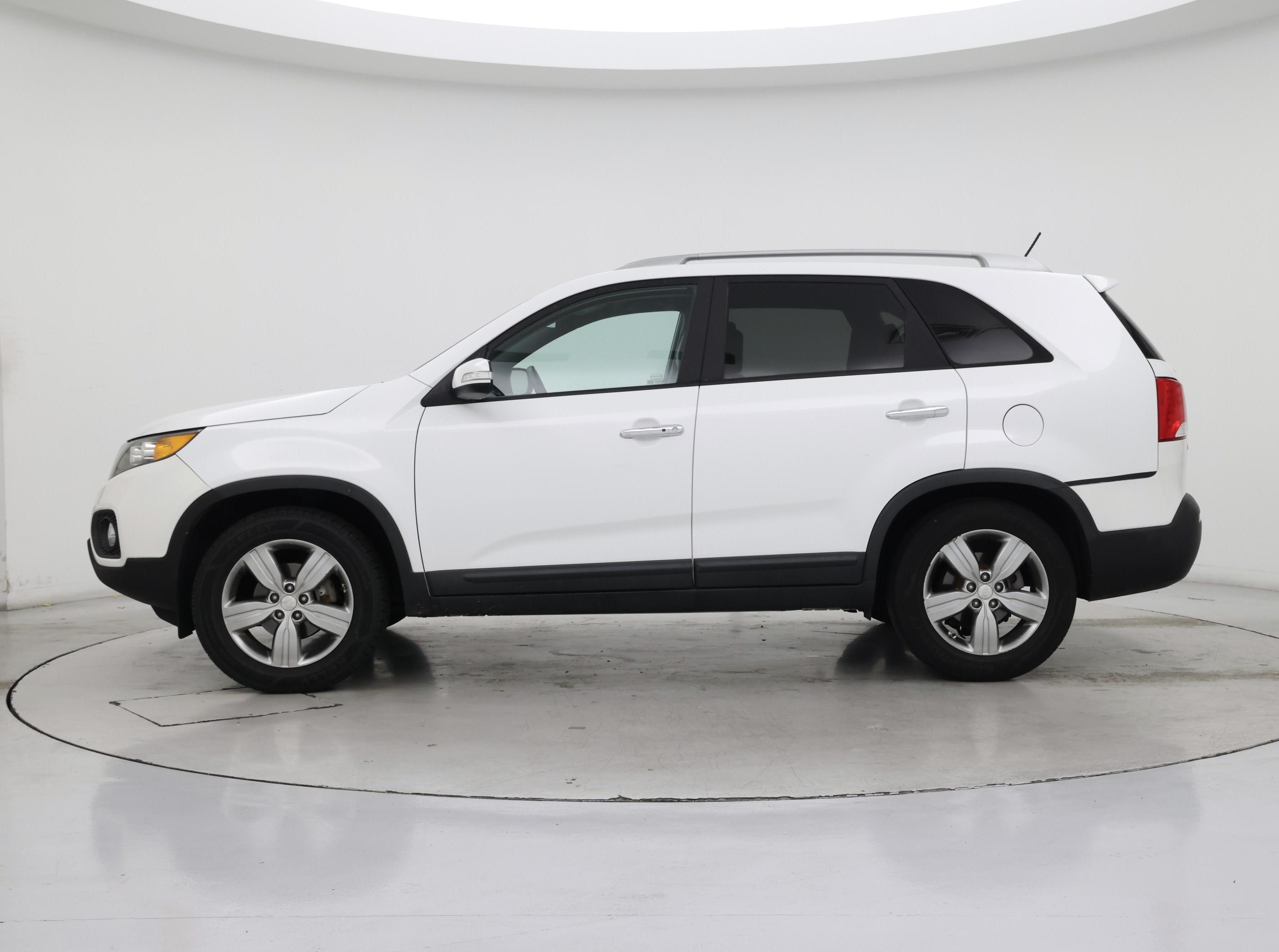 Thumbnail: 2013 Kia Sorento - 3