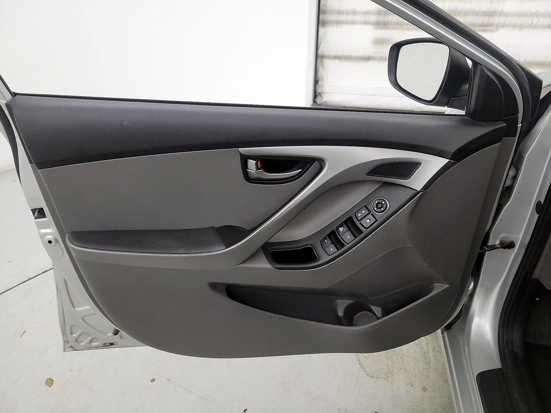 Thumbnail: 2016 Hyundai Elantra - 12