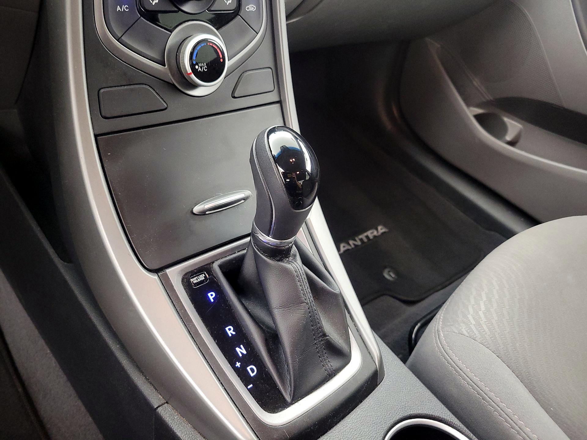 Thumbnail: 2016 Hyundai Elantra - 16