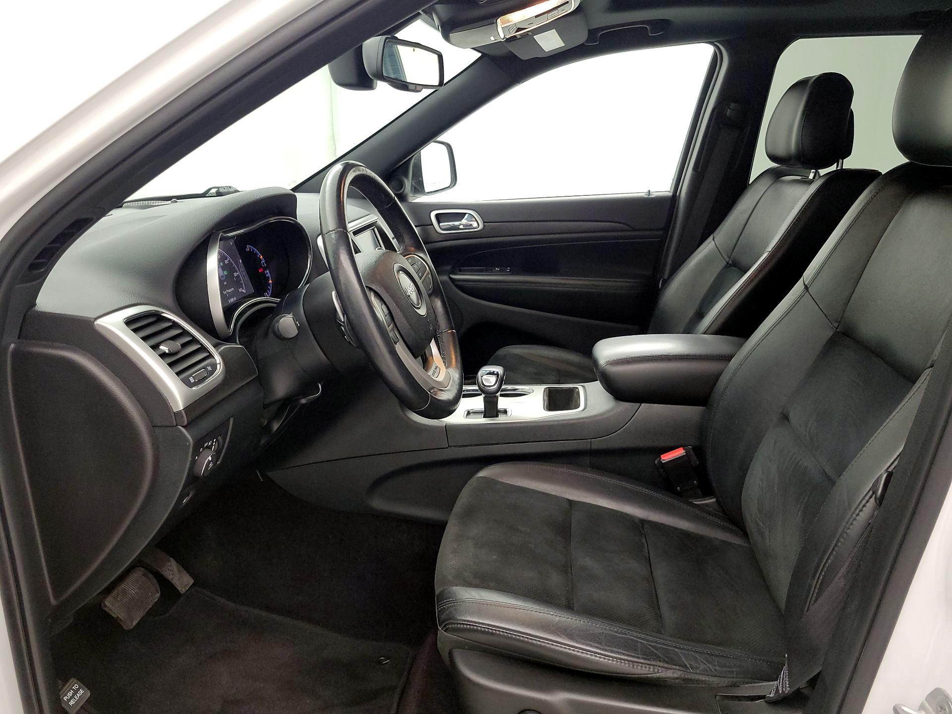 Thumbnail: 2015 Jeep Grand Cherokee - 11