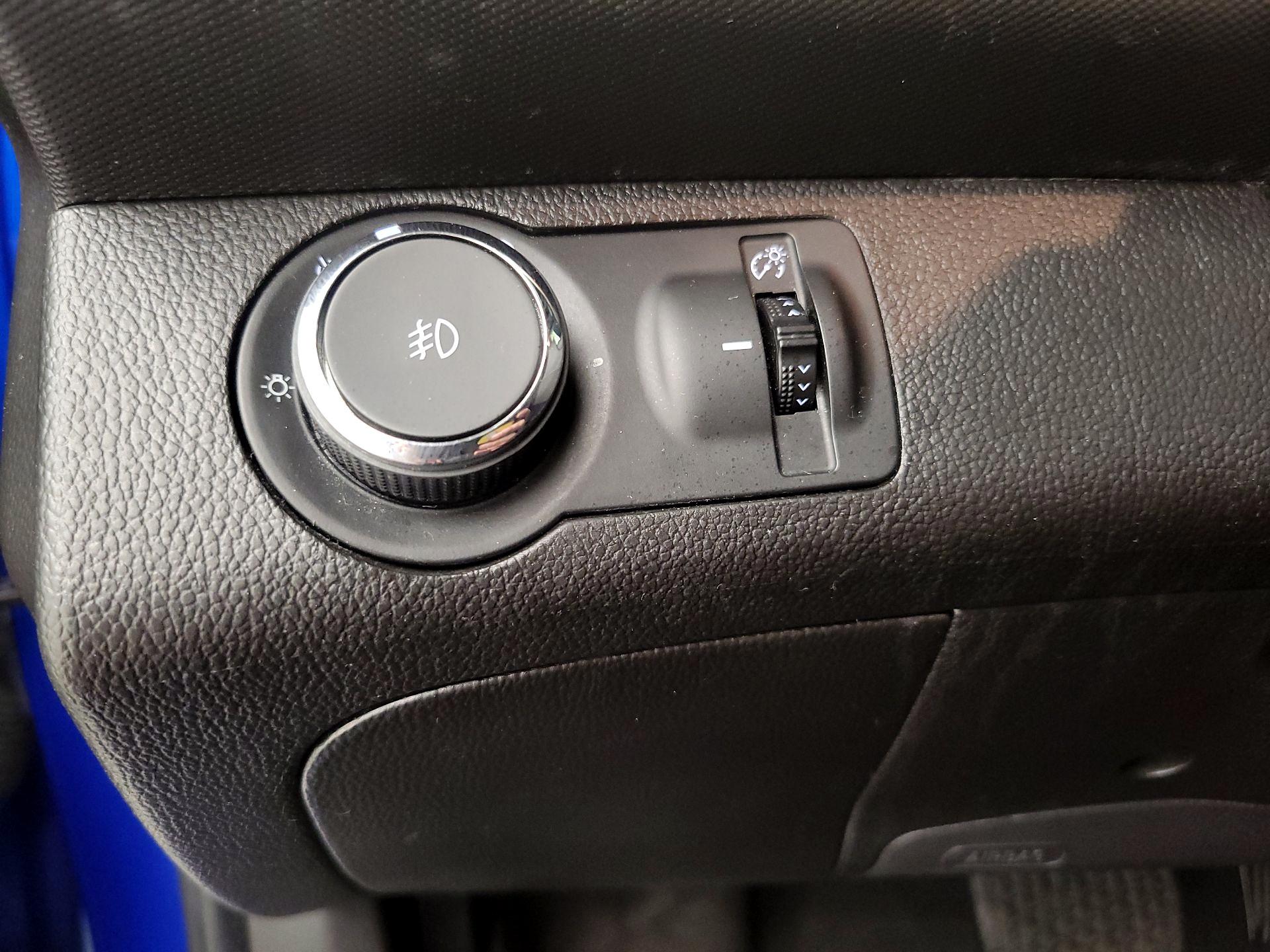 Thumbnail: 2018 Chevrolet Sonic - 13