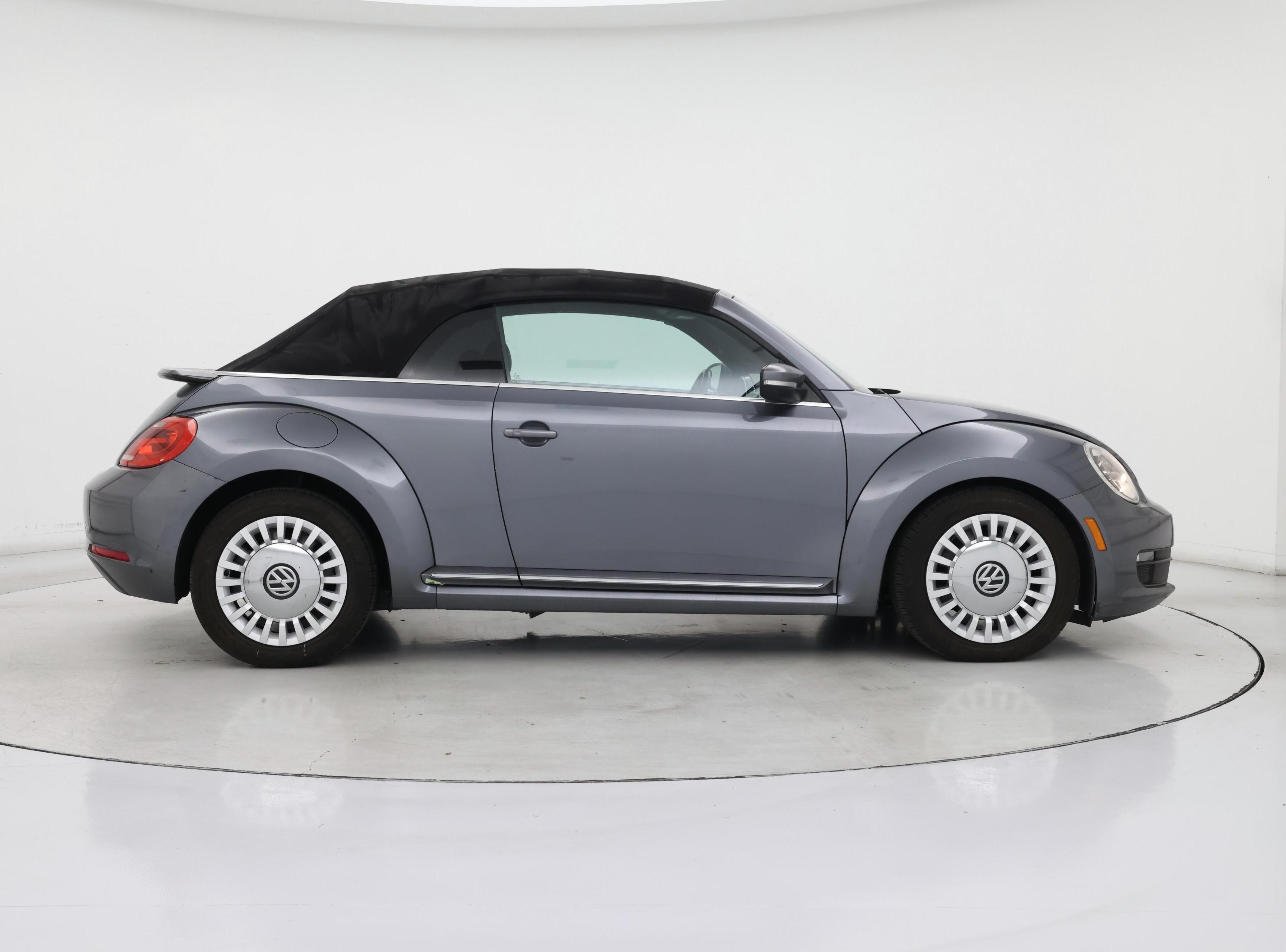 Thumbnail: 2015 Volkswagen Beetle - 7