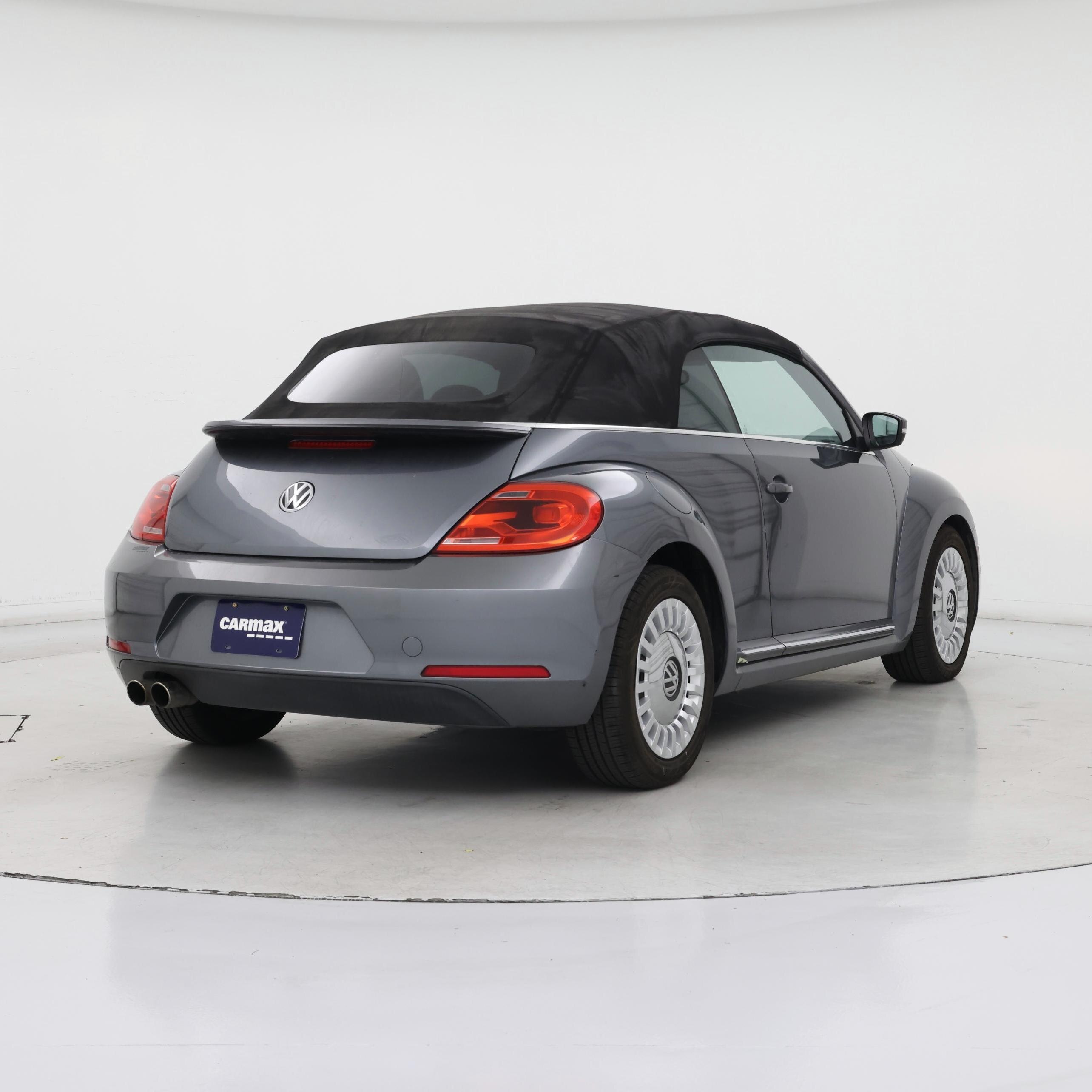 Thumbnail: 2015 Volkswagen Beetle - 8
