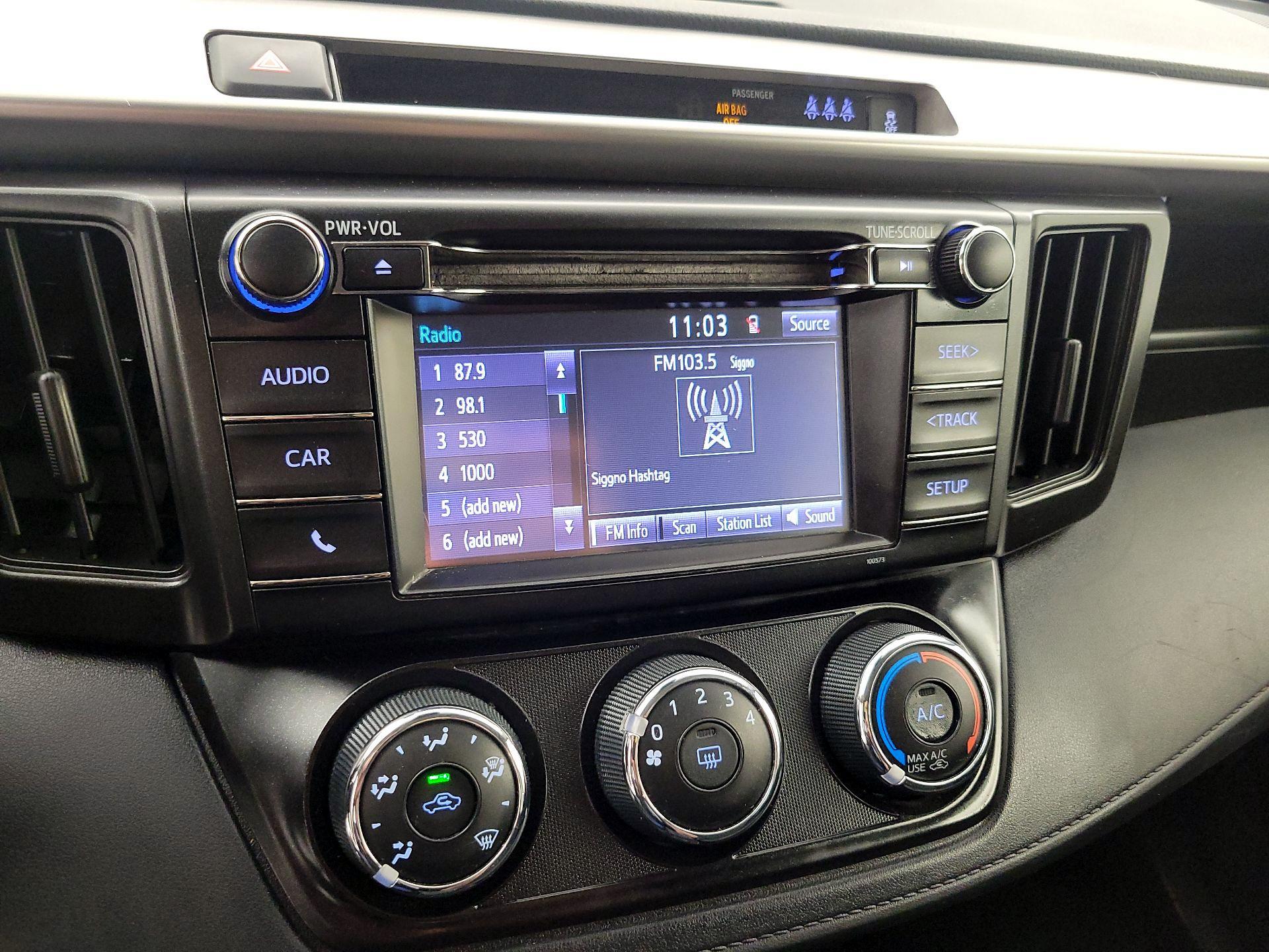 Thumbnail: 2018 Toyota RAV4 - 15