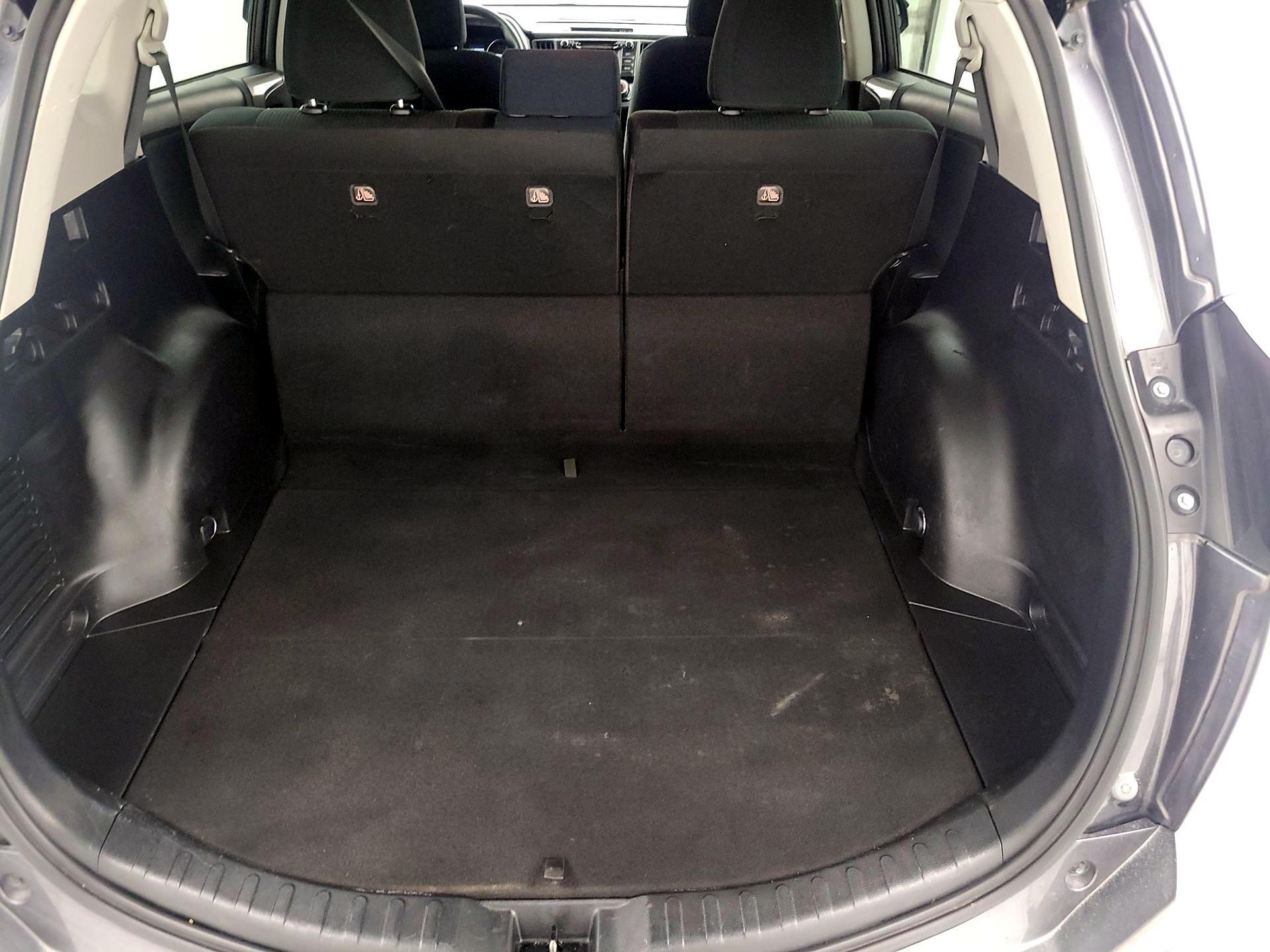 Thumbnail: 2018 Toyota RAV4 - 20