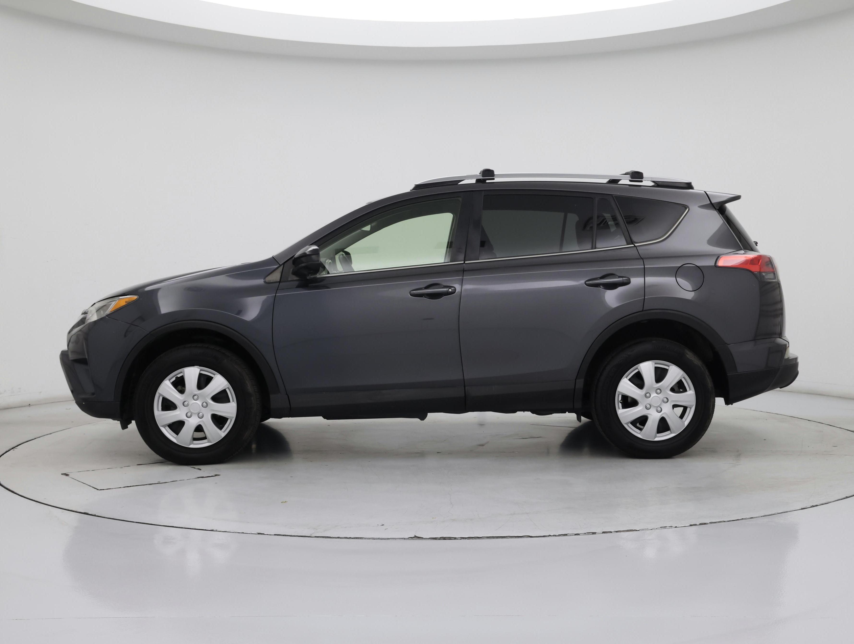 Thumbnail: 2018 Toyota RAV4 - 3