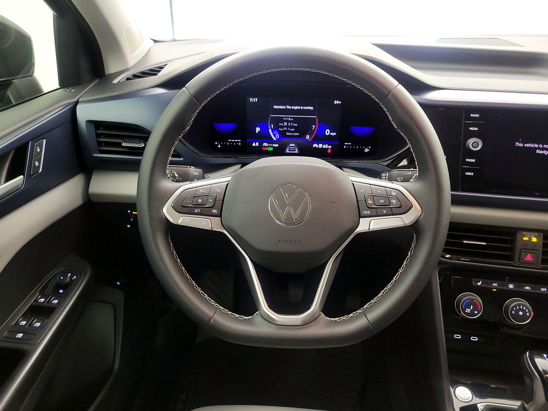 Thumbnail: 2023 Volkswagen Taos - 10