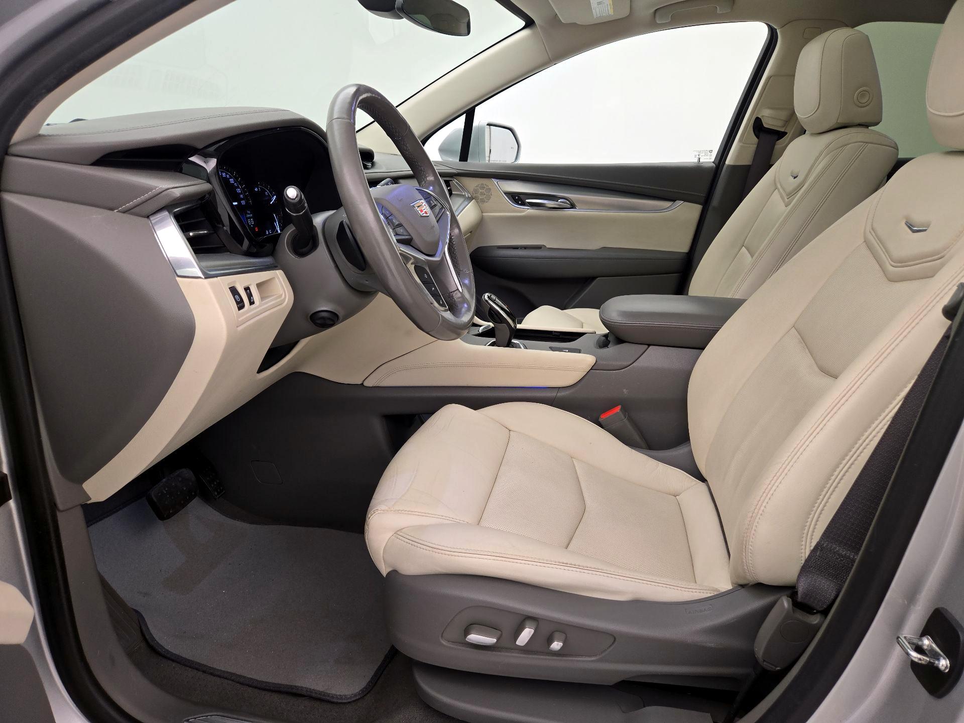 Thumbnail: 2019 Cadillac XT5 - 11