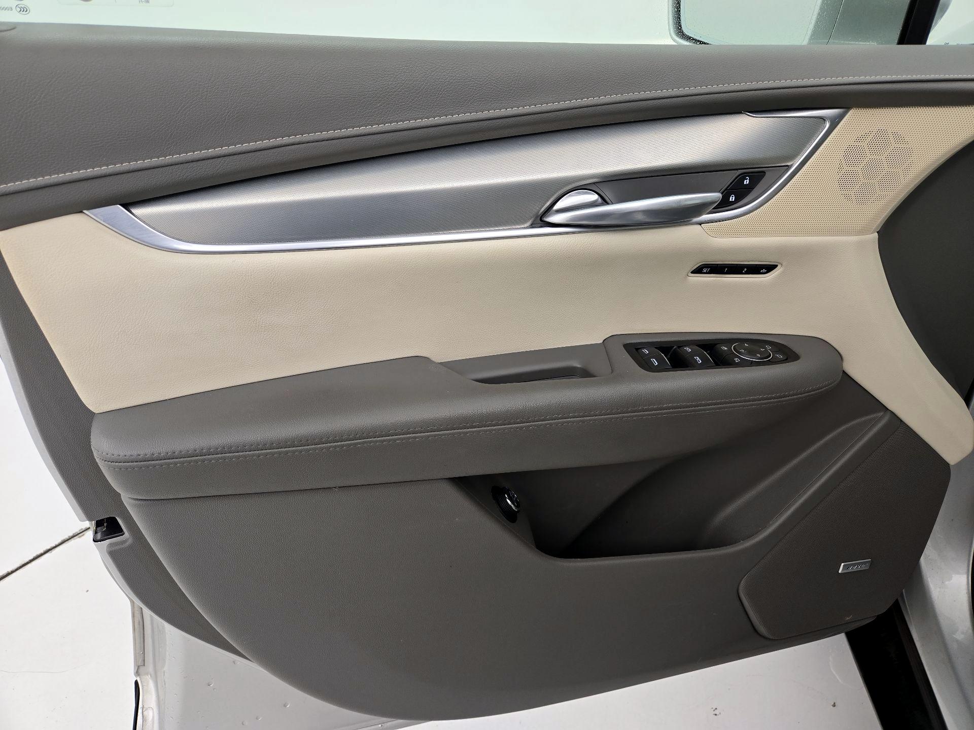 Thumbnail: 2019 Cadillac XT5 - 12