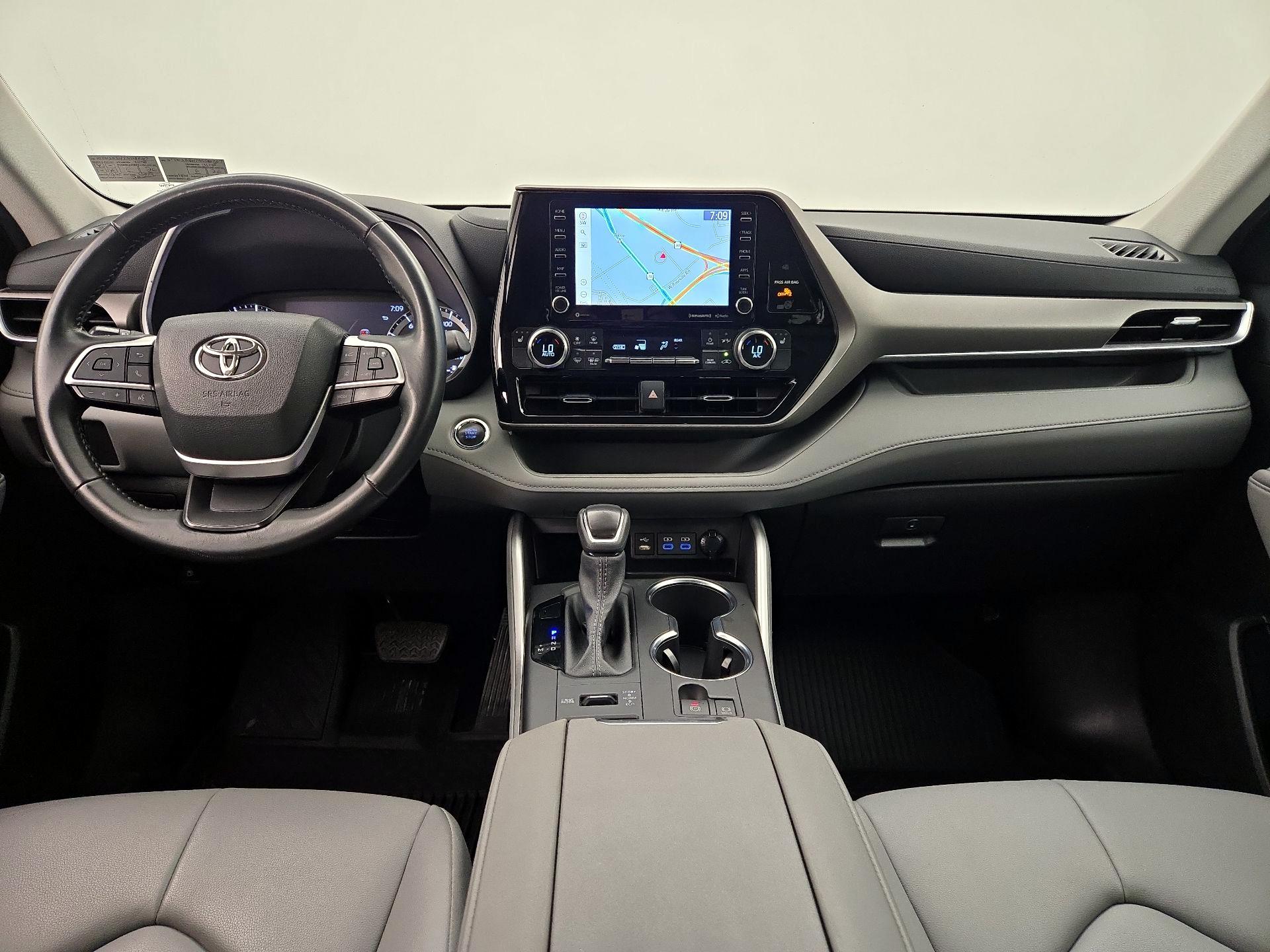 Thumbnail: 2022 Toyota Highlander - 9