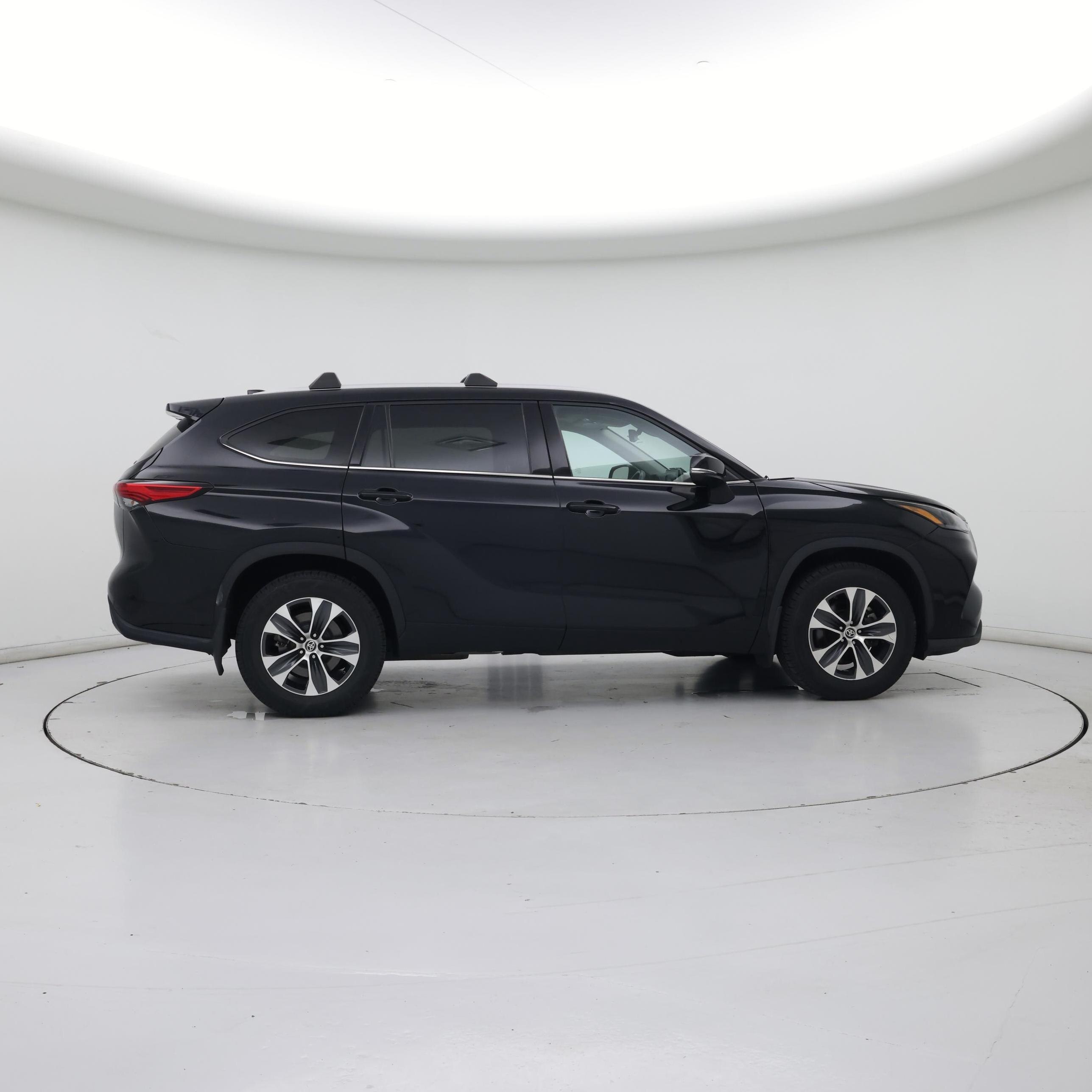 Thumbnail: 2022 Toyota Highlander - 7