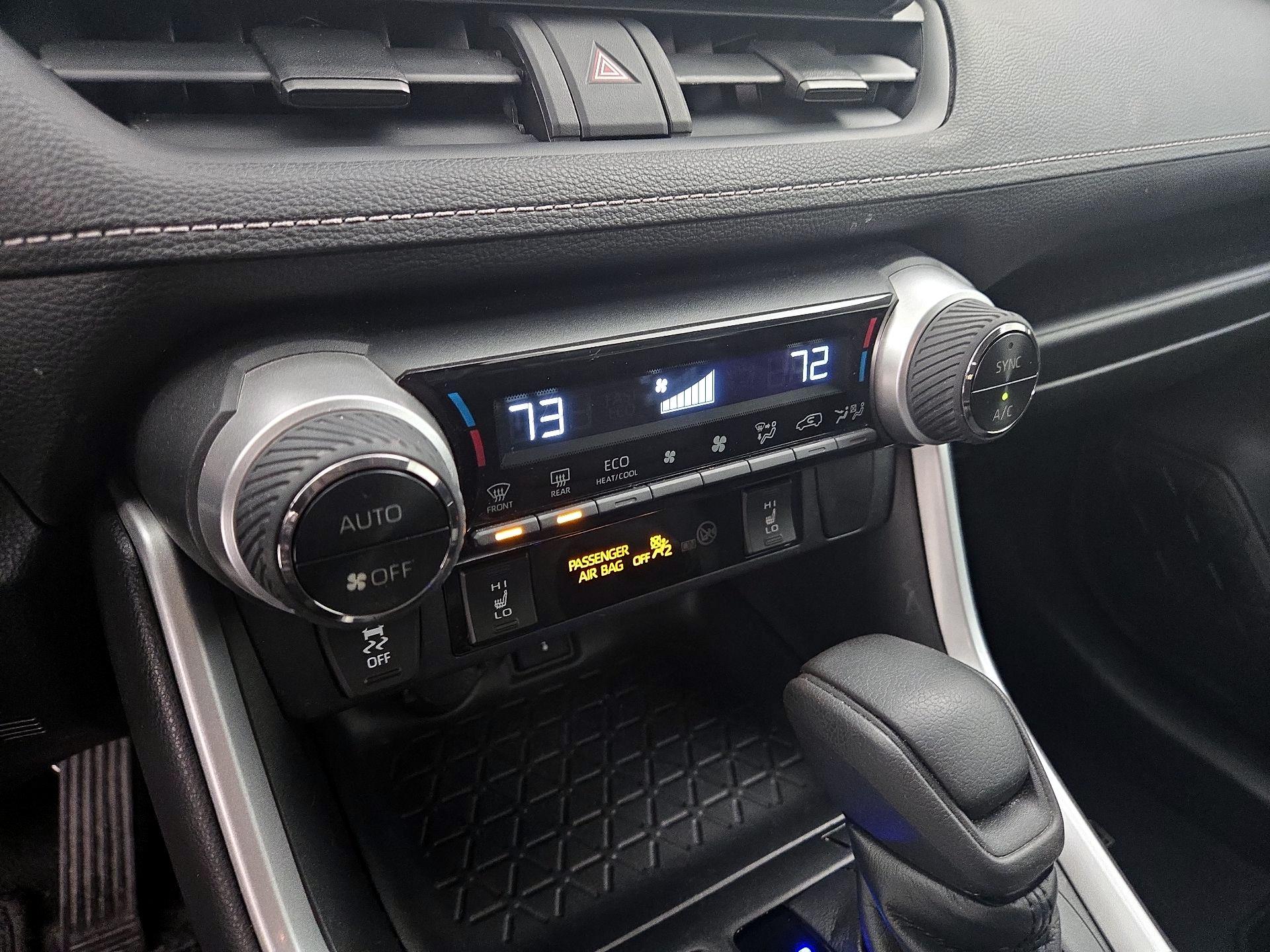 Thumbnail: 2020 Toyota RAV4 - 16