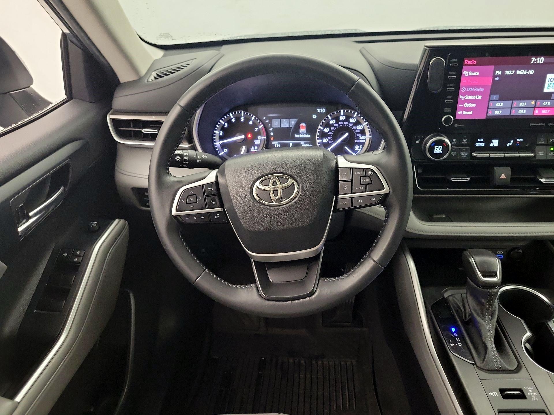 Thumbnail: 2022 Toyota Highlander - 10