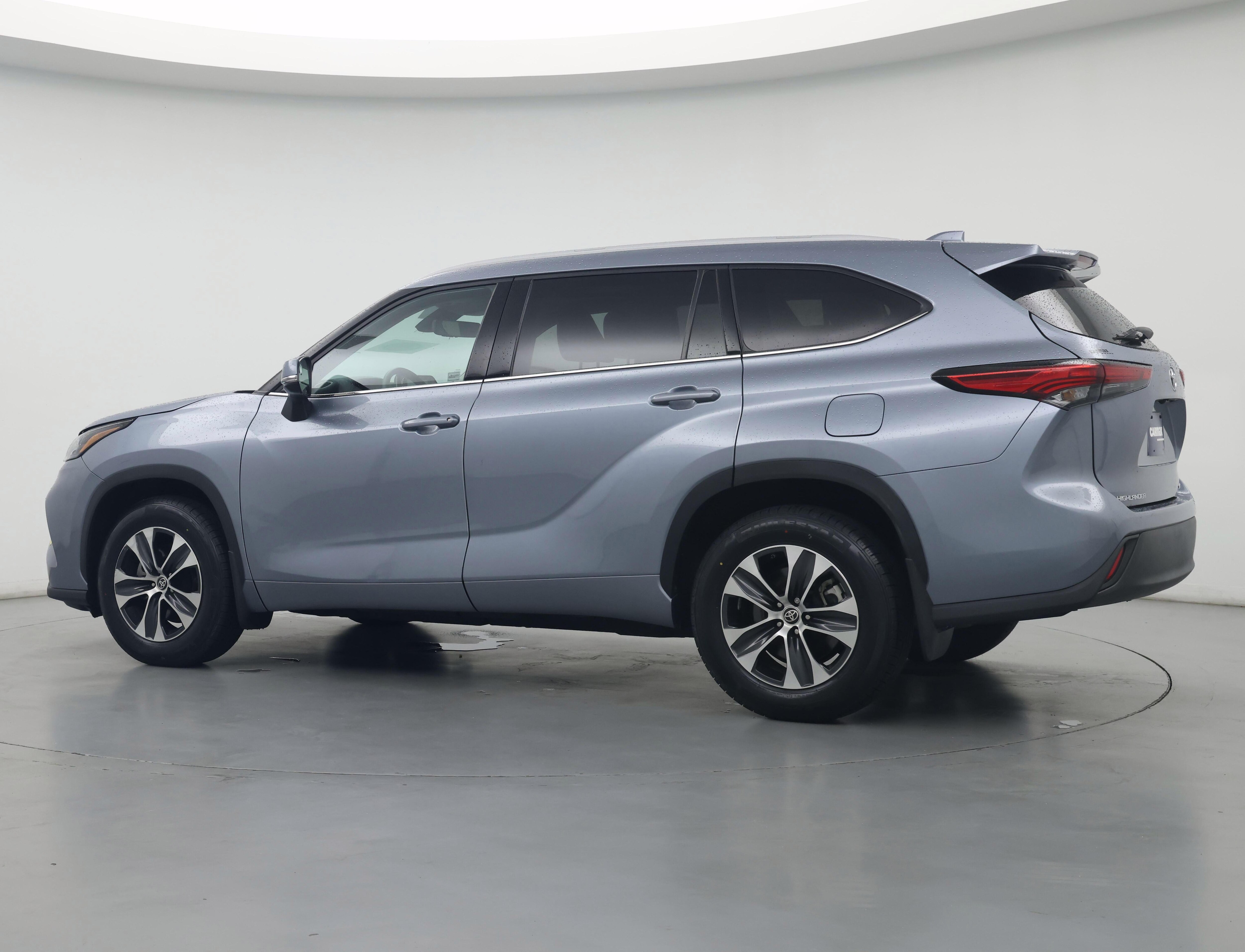 Thumbnail: 2022 Toyota Highlander - 4