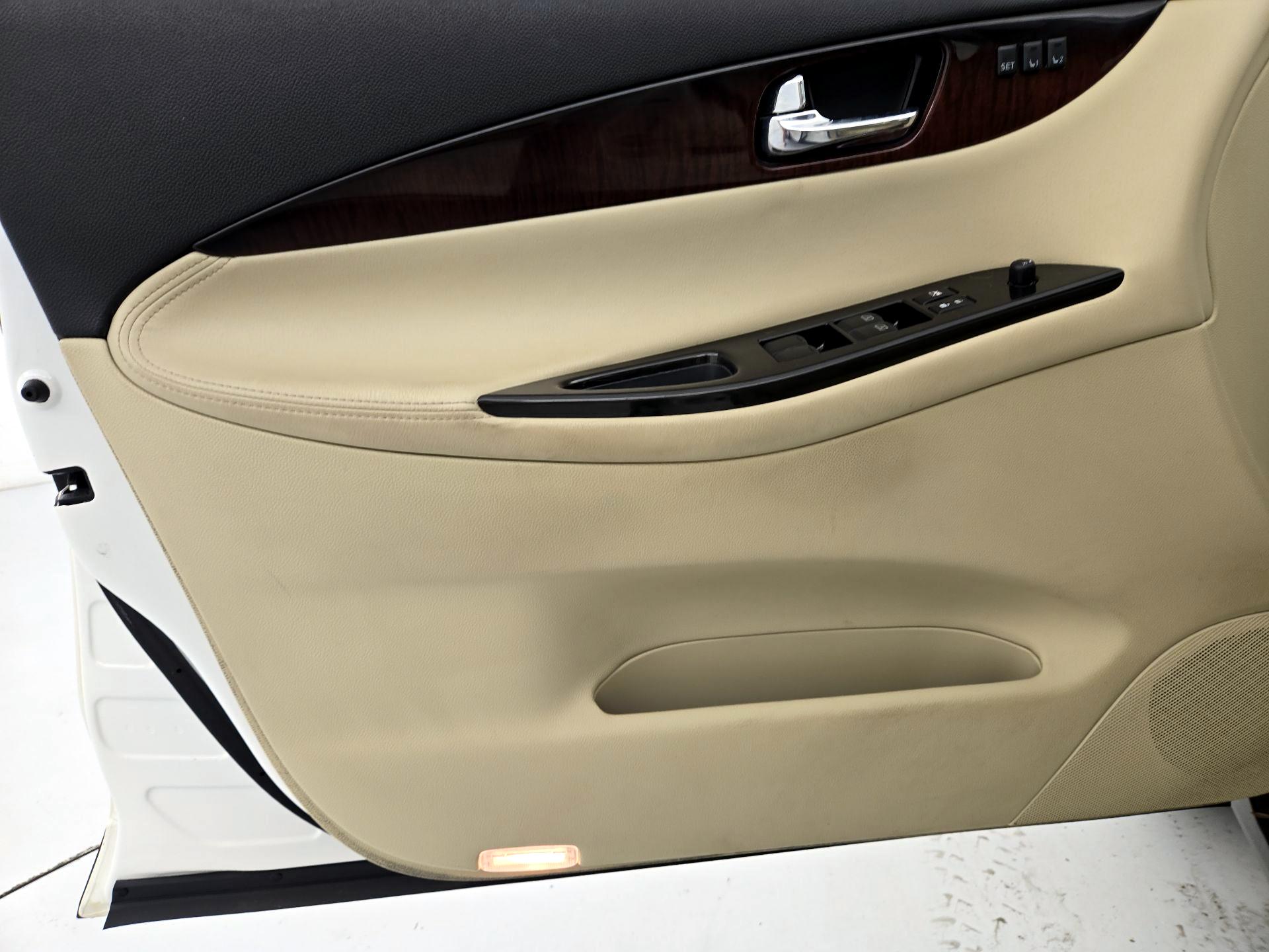 Thumbnail: 2016 INFINITI QX50 - 12