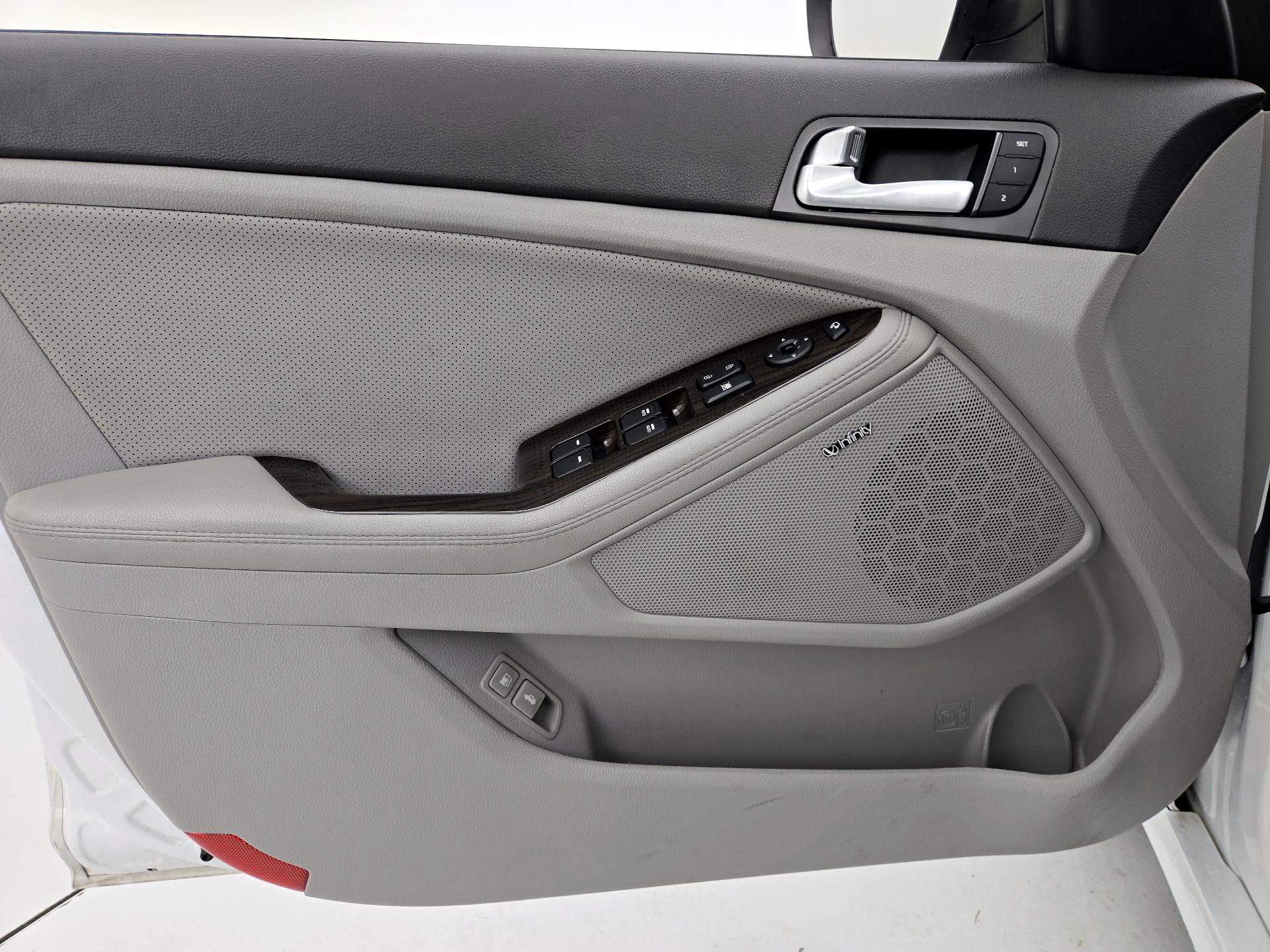 Thumbnail: 2015 Kia Optima - 12