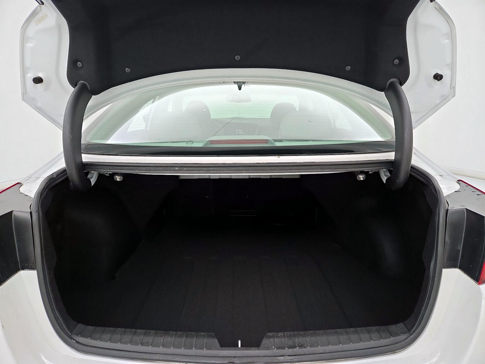 Thumbnail: 2015 Kia Optima - 20