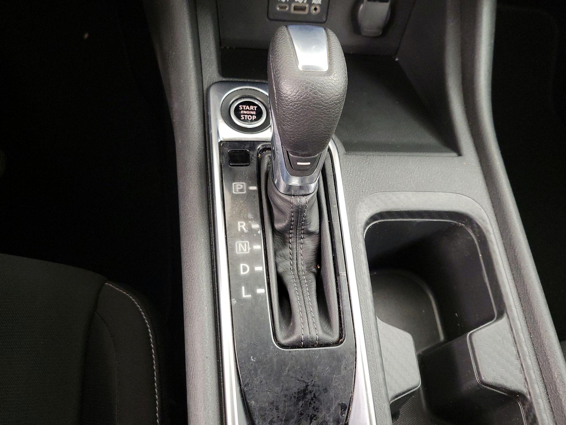 Thumbnail: 2020 Nissan Sentra - 17