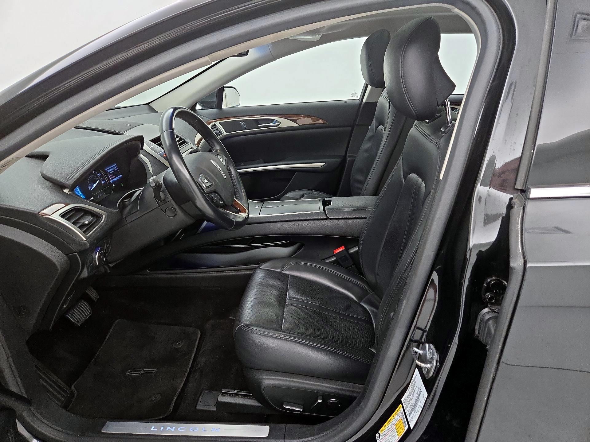 Thumbnail: 2015 Lincoln MKZ - 11