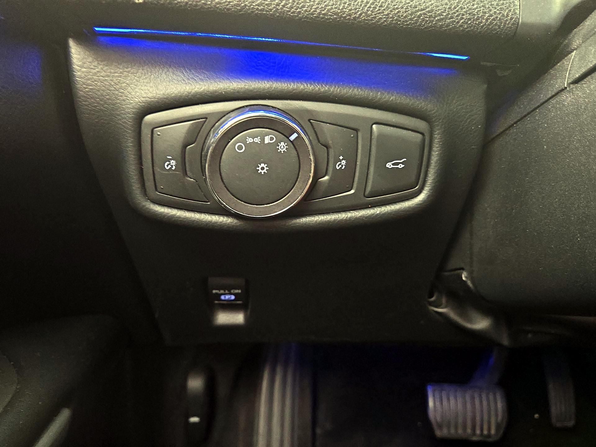 Thumbnail: 2015 Lincoln MKZ - 13