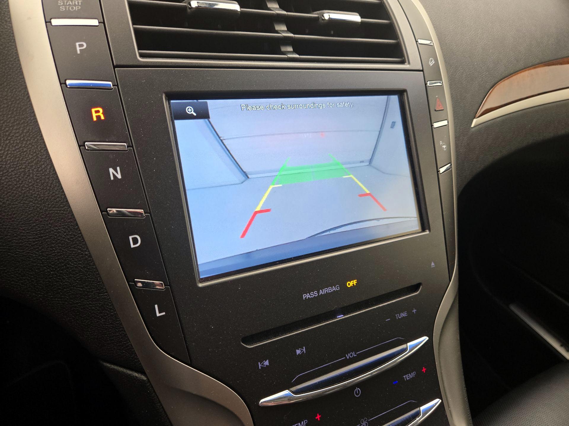Thumbnail: 2015 Lincoln MKZ - 14