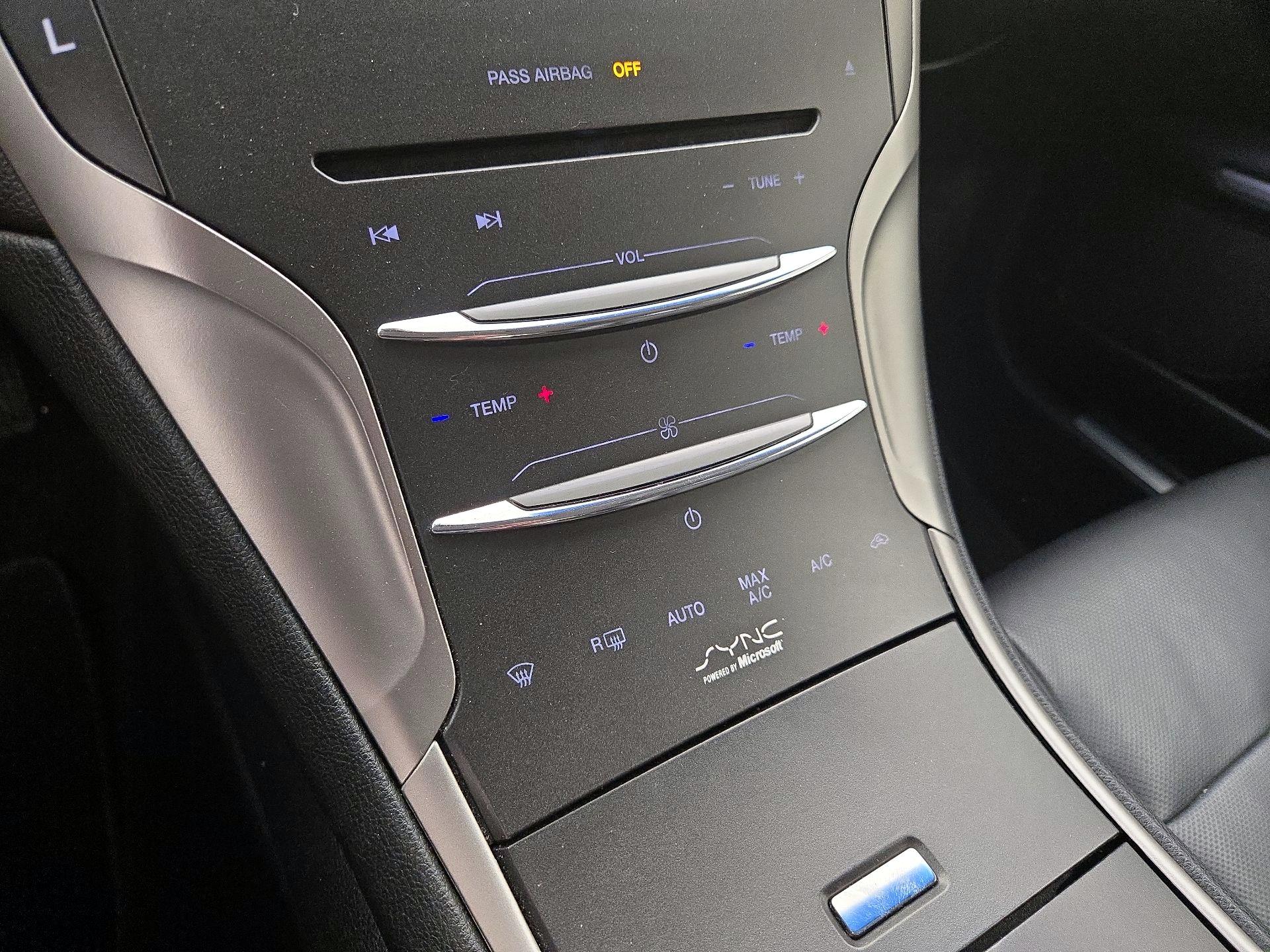 Thumbnail: 2015 Lincoln MKZ - 16