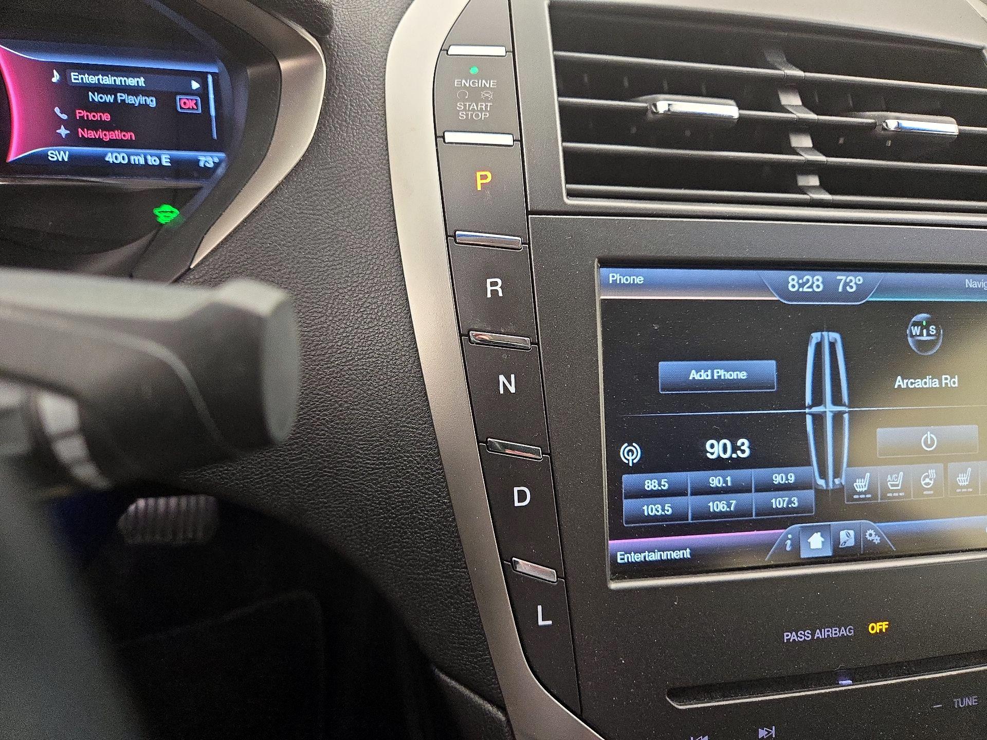 Thumbnail: 2015 Lincoln MKZ - 17