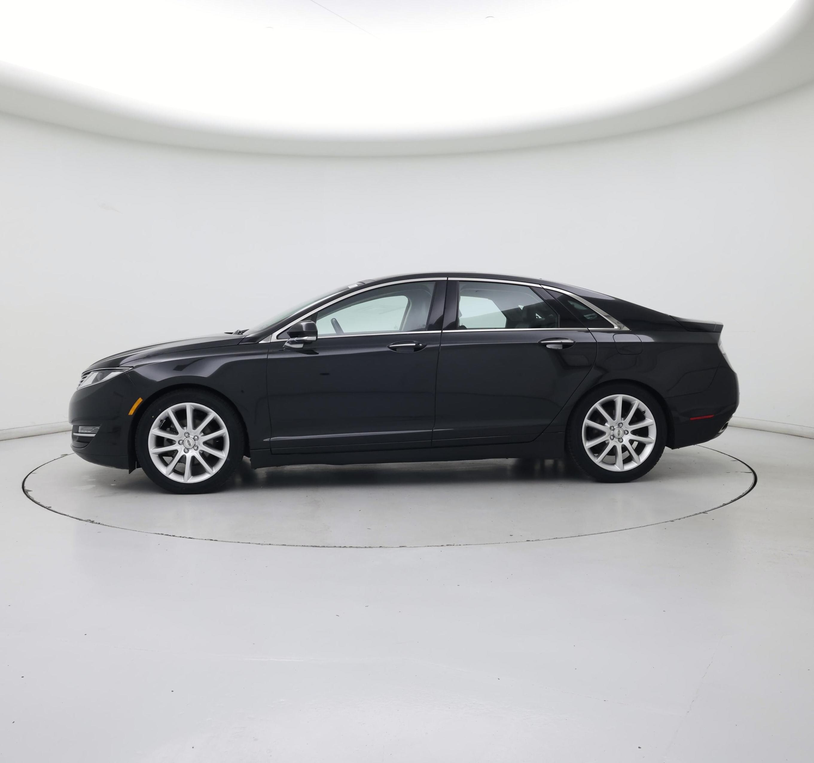 Thumbnail: 2015 Lincoln MKZ - 3