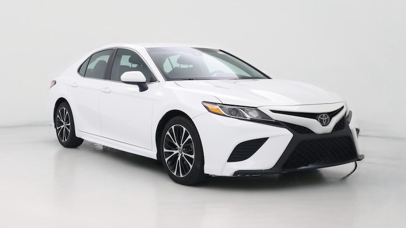 2018 Toyota Camry SE Hero Image