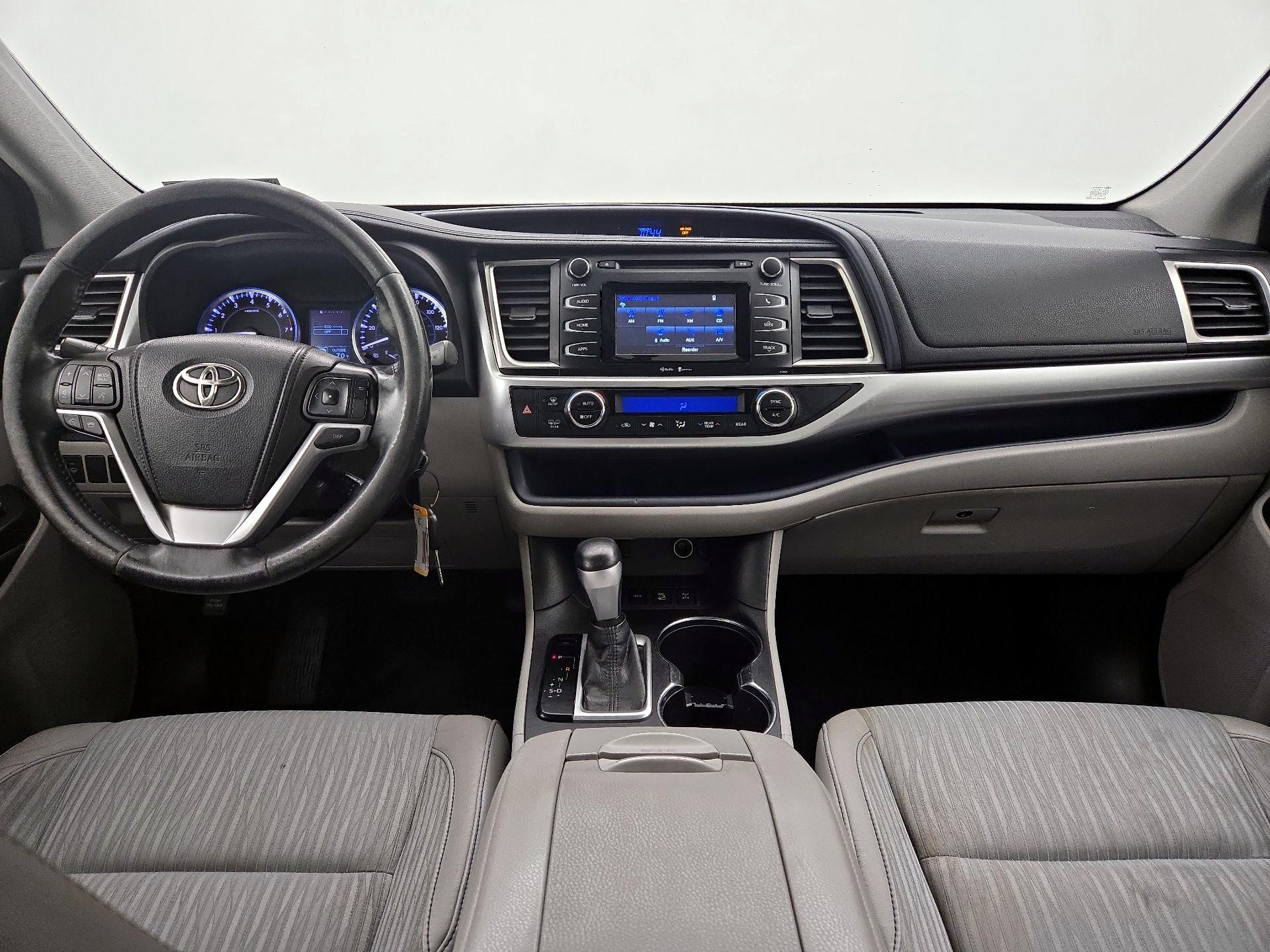 Thumbnail: 2015 Toyota Highlander - 9