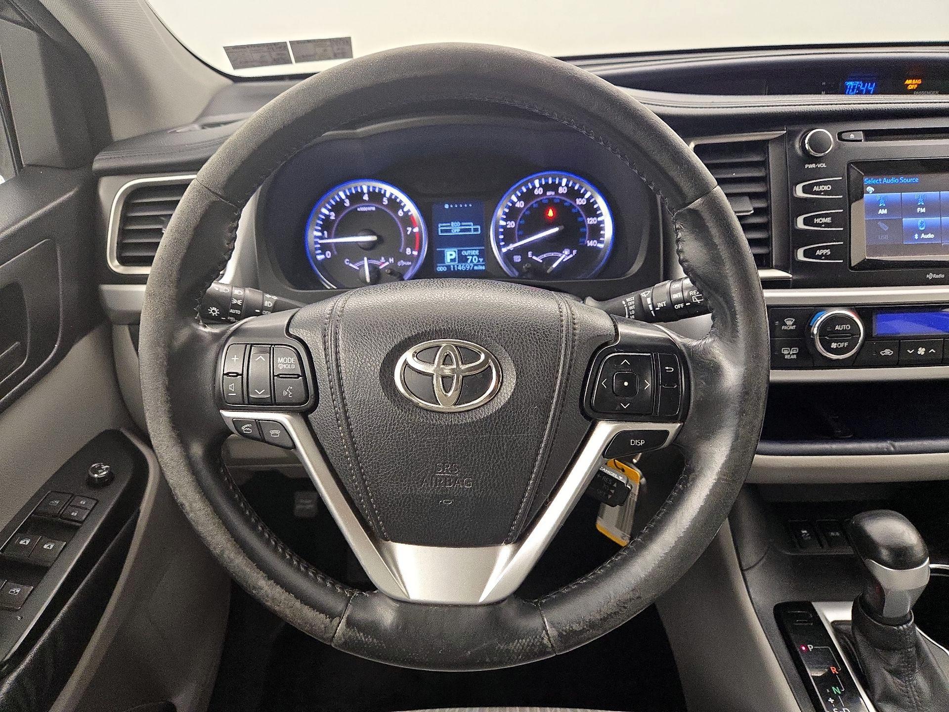 Thumbnail: 2015 Toyota Highlander - 10