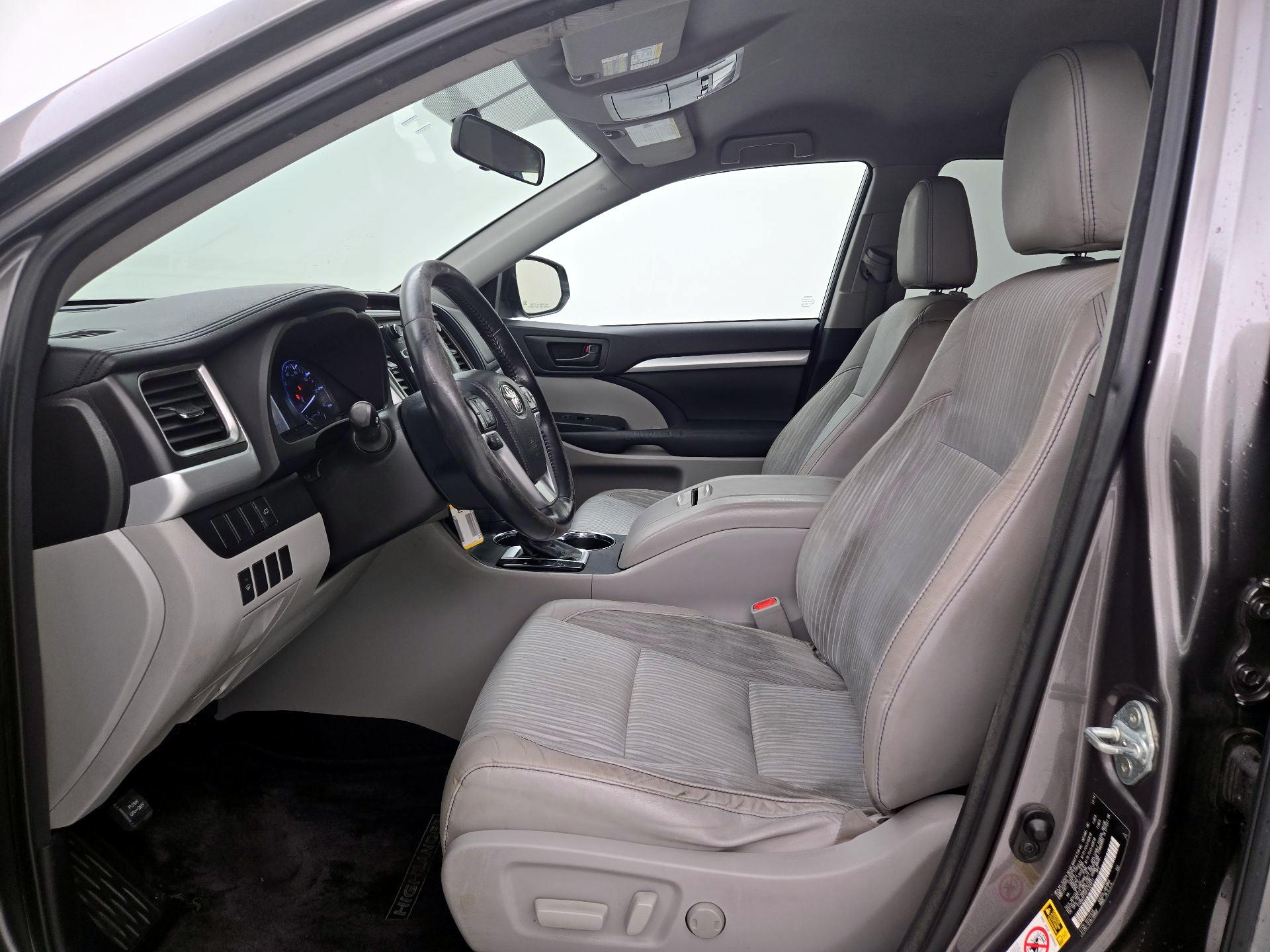 Thumbnail: 2015 Toyota Highlander - 11