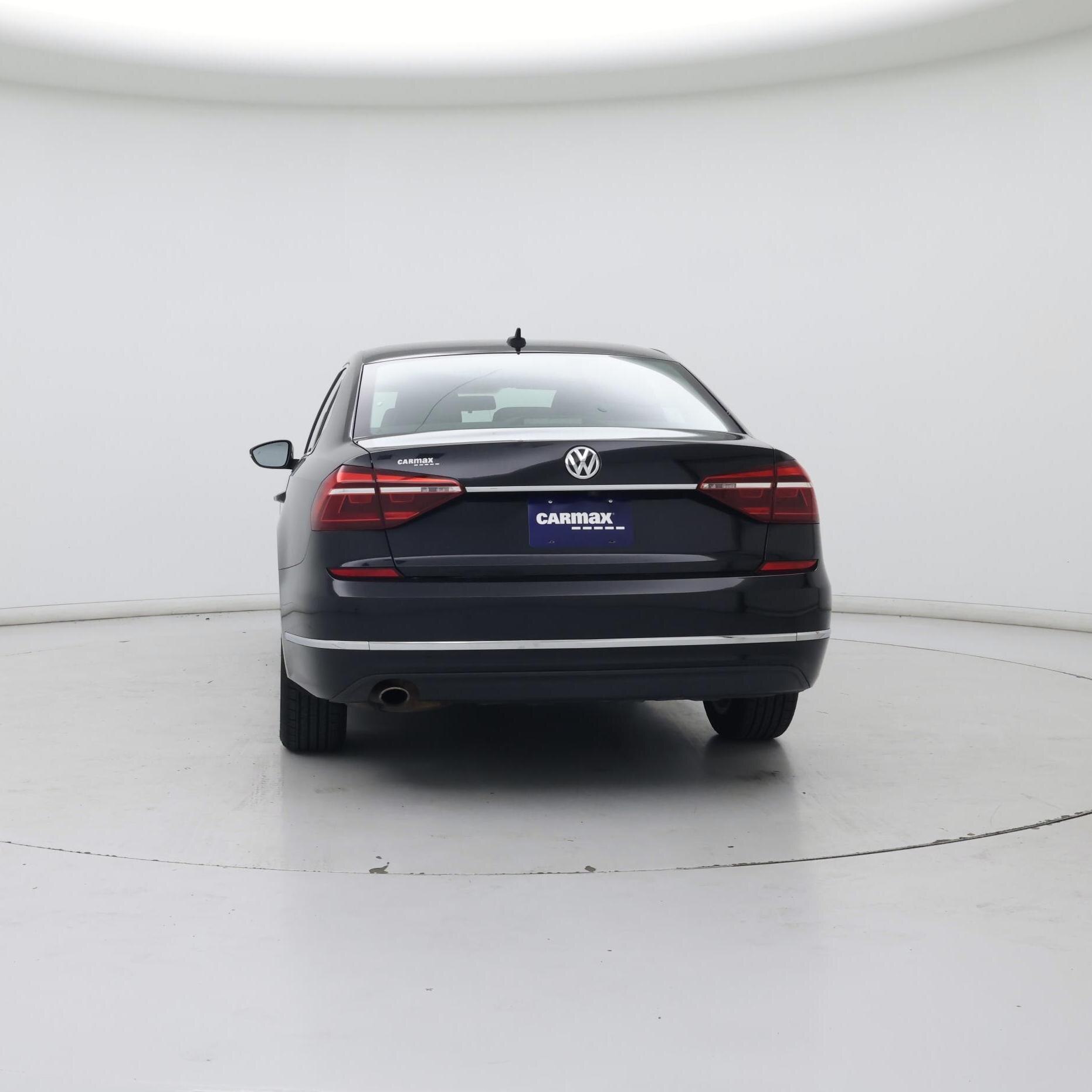 Thumbnail: 2017 Volkswagen Passat - 6