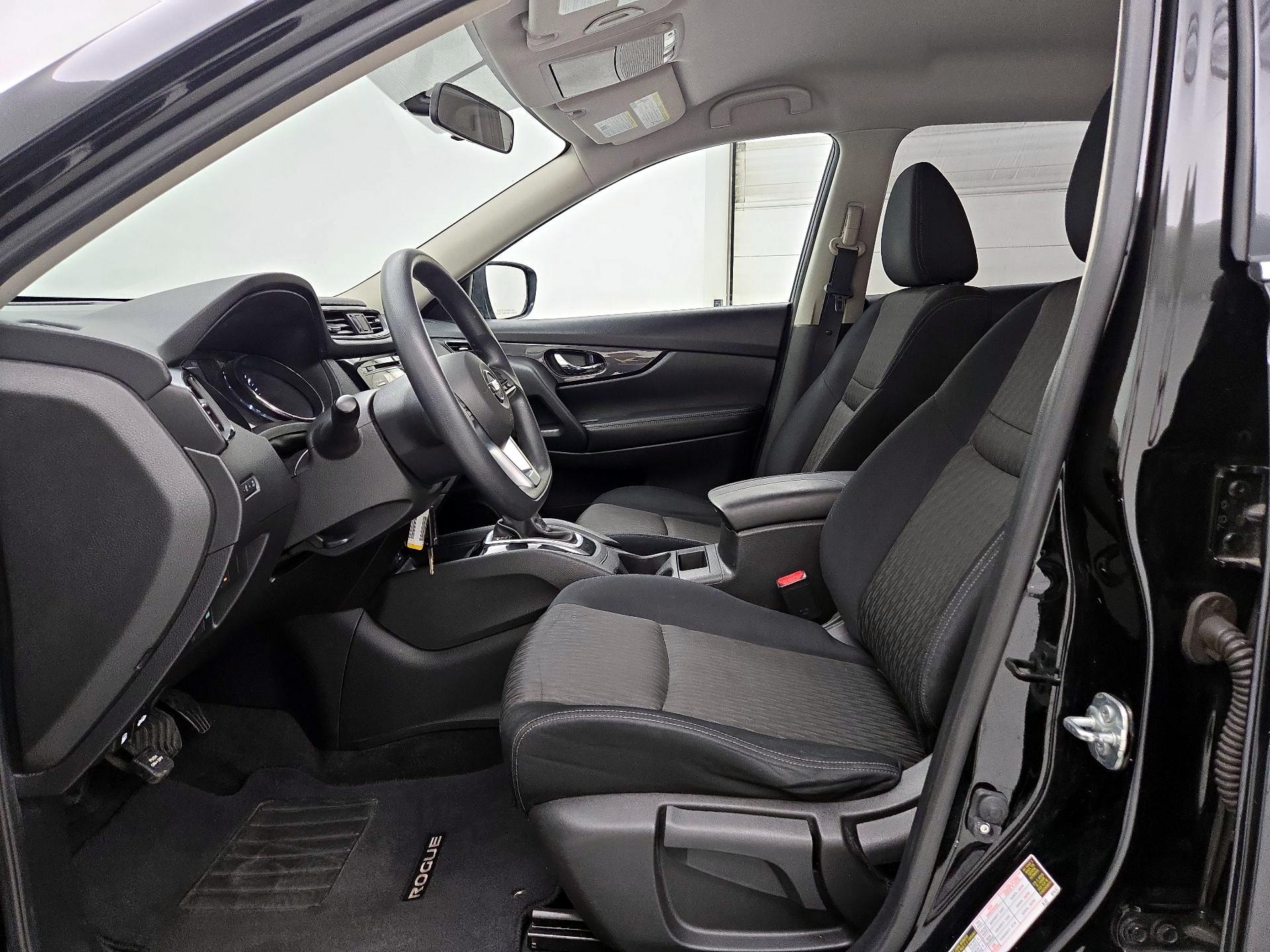 Thumbnail: 2017 Nissan Rogue - 11
